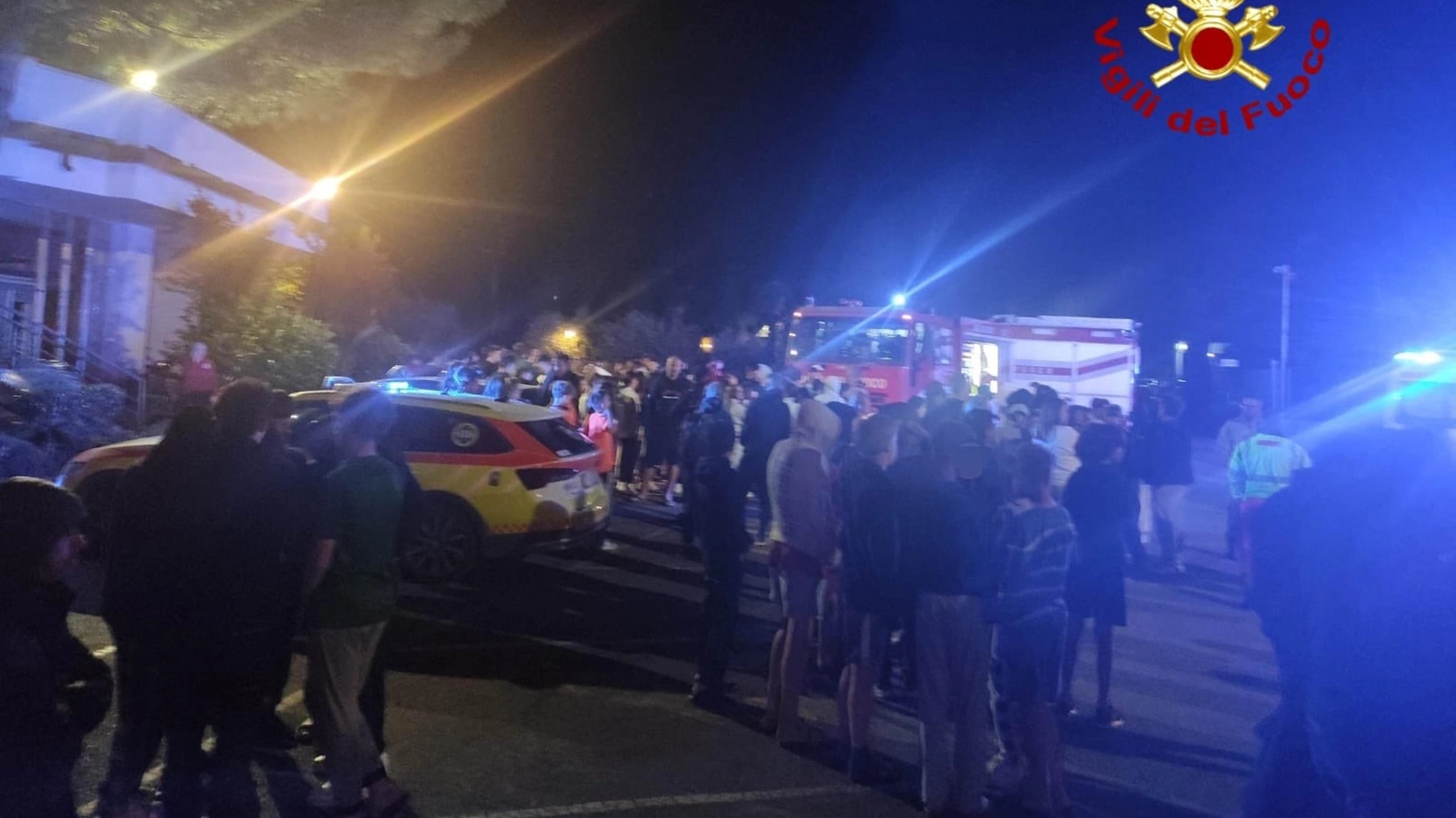 Incendio nell'hotel di Villafranca di Verona: quasi 700 evacuati