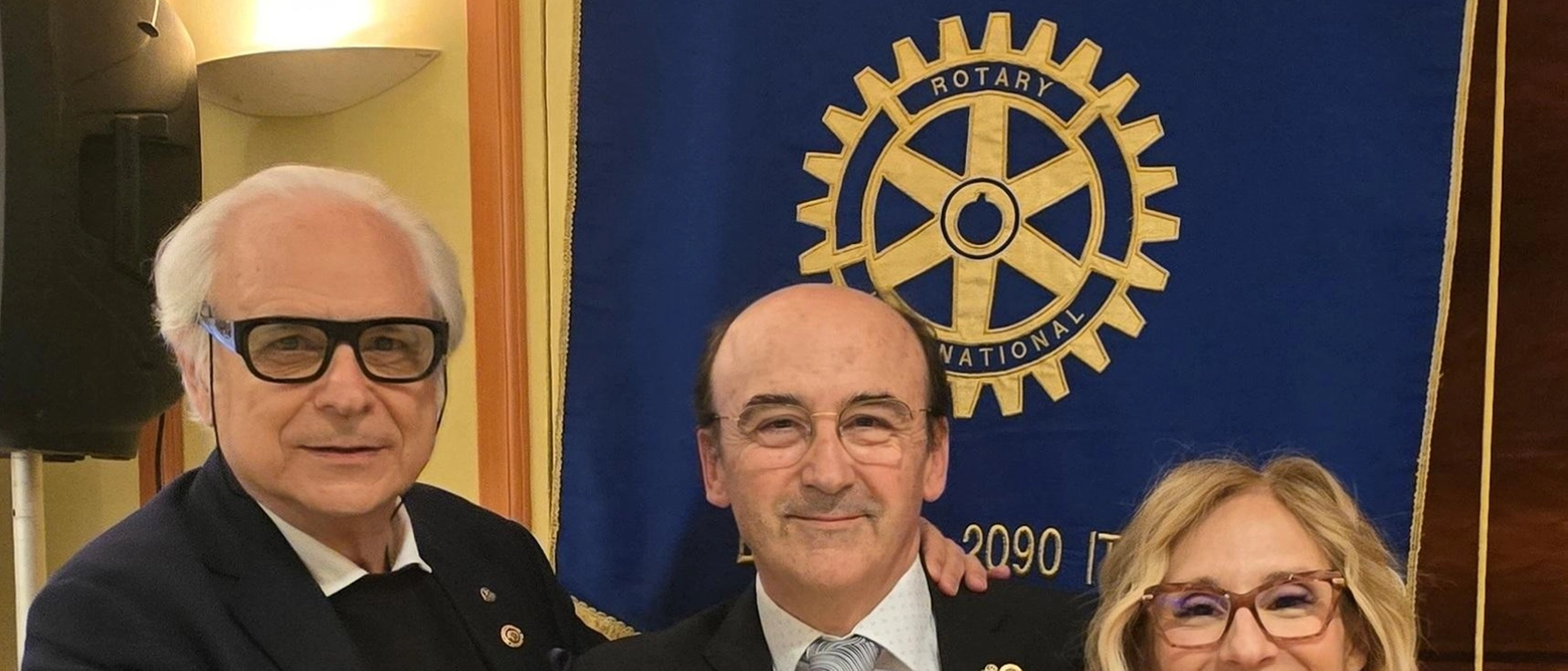 Il vicepresidente del Rotary di Civitanova e l’assessore regionale discutono di comunicazione e crescita al Rotary Club Altavalessina – Grottefrasassi. Temi: coesione, condivisione e prevenzione sanitaria a Angeli di Rosora.