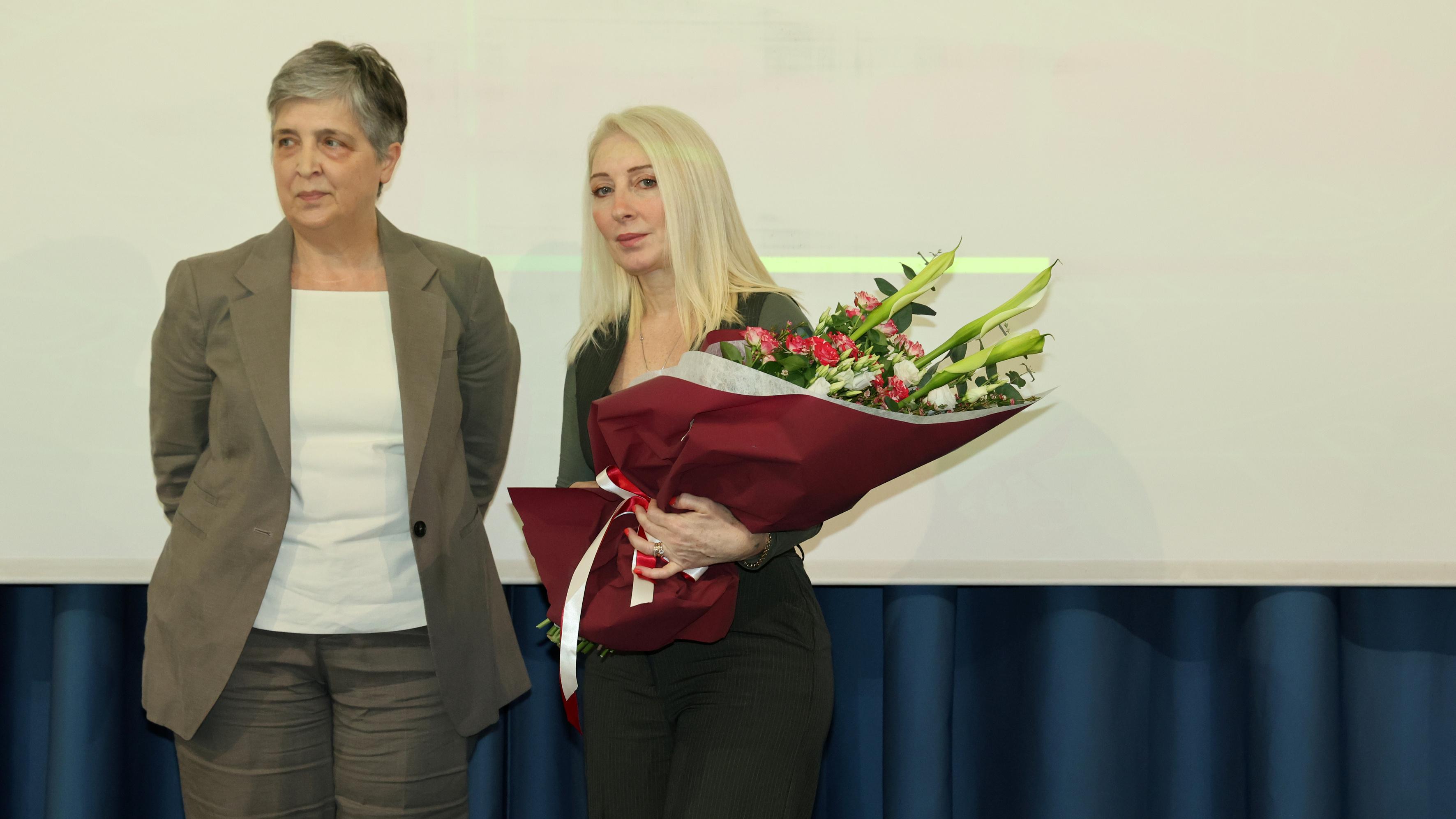 Il coraggio di Monica, dall’incubo alla rinascita: “Quando volevo lasciarlo ha minacciato di buttarmi nell’acido” Il coraggio di Monica, dall’incubo alla rinascita: “Quando volevo lasciarlo ha minacciato di buttarmi nell’acido”