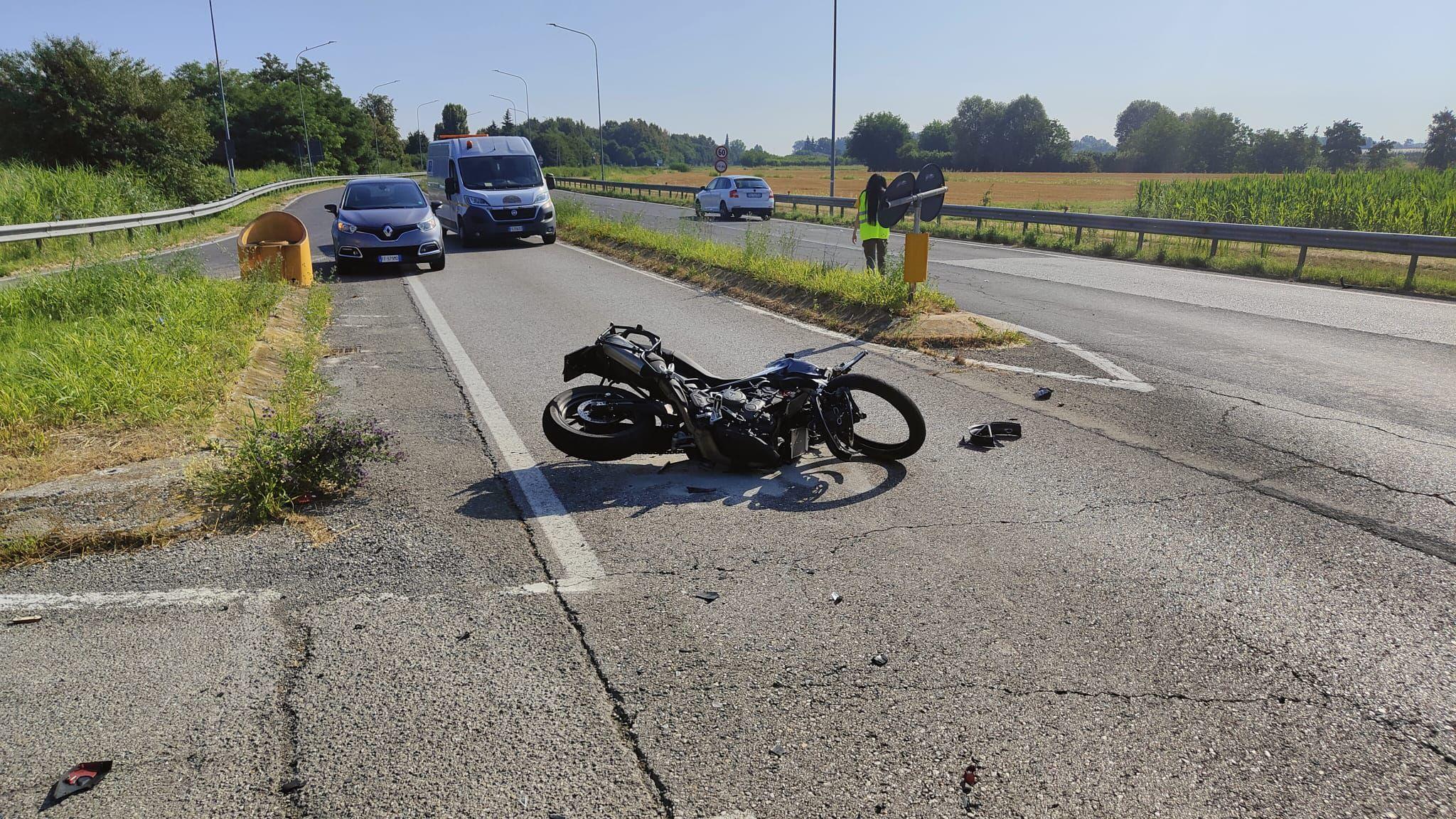 Incidente Bologna: muore in moto mentre va al lavoro a San Matteo della Decima Incidente Bologna: muore in moto mentre va al lavoro a San Matteo della Decima
