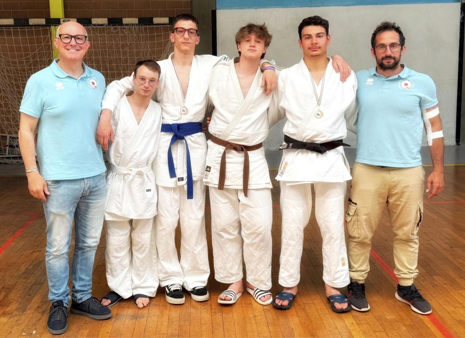 kodokan applausi e medaglie da Ilrestodelcarlino.it kodokan applausi e medaglie