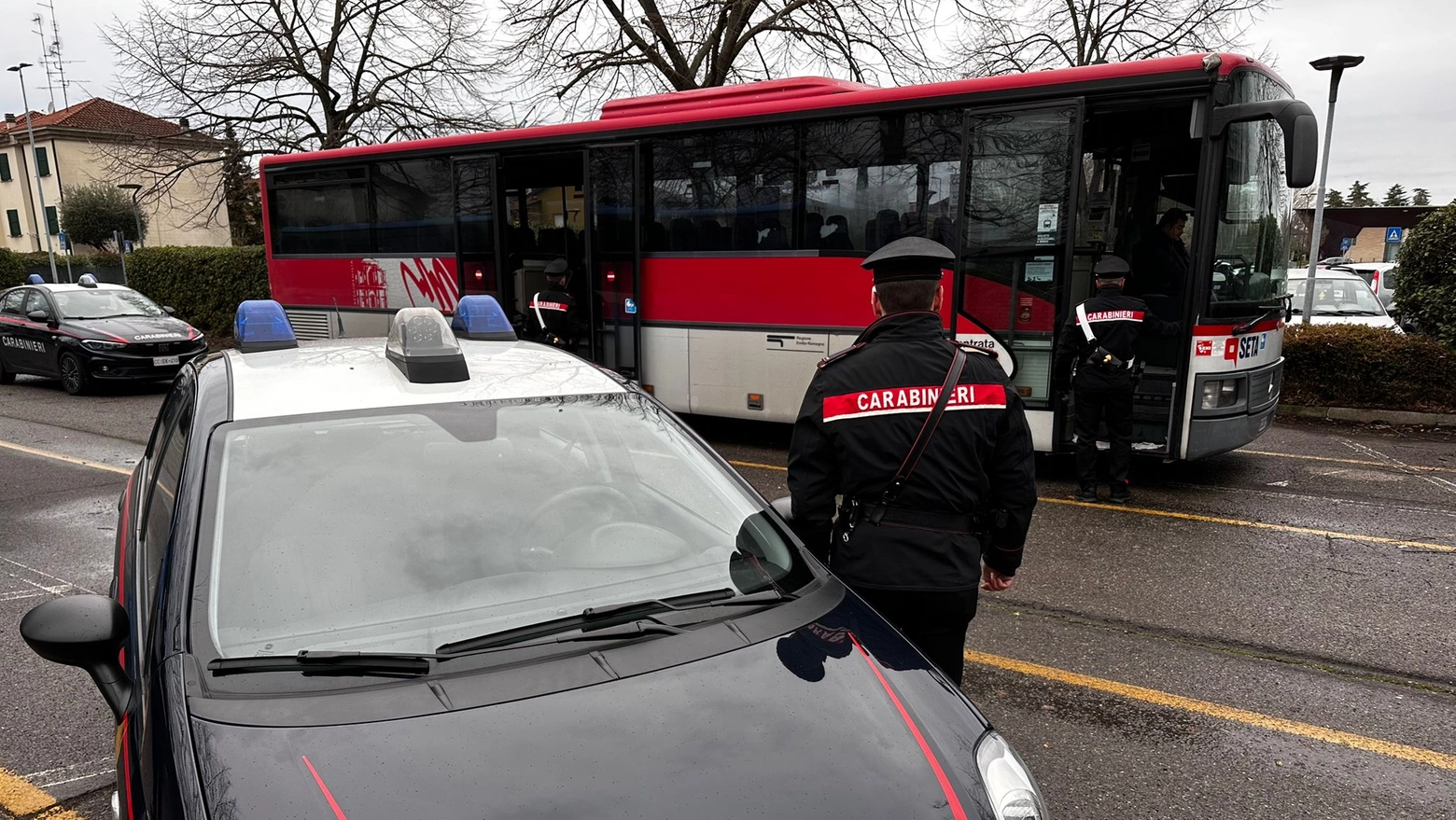 Controlli intensificati sulla linea tra Bologna e Monghidoro: in un’altra occasione un passeggero era stato visto con a bordo una pistola. Quattro denunciati