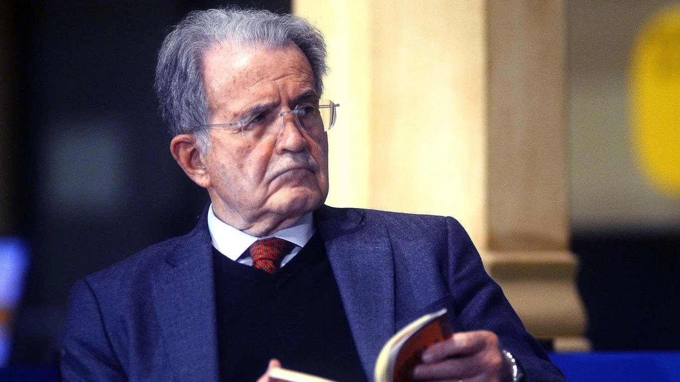 Archiginnasio d’oro a Prodi. FdI si sfila: "Proposta divisiva"