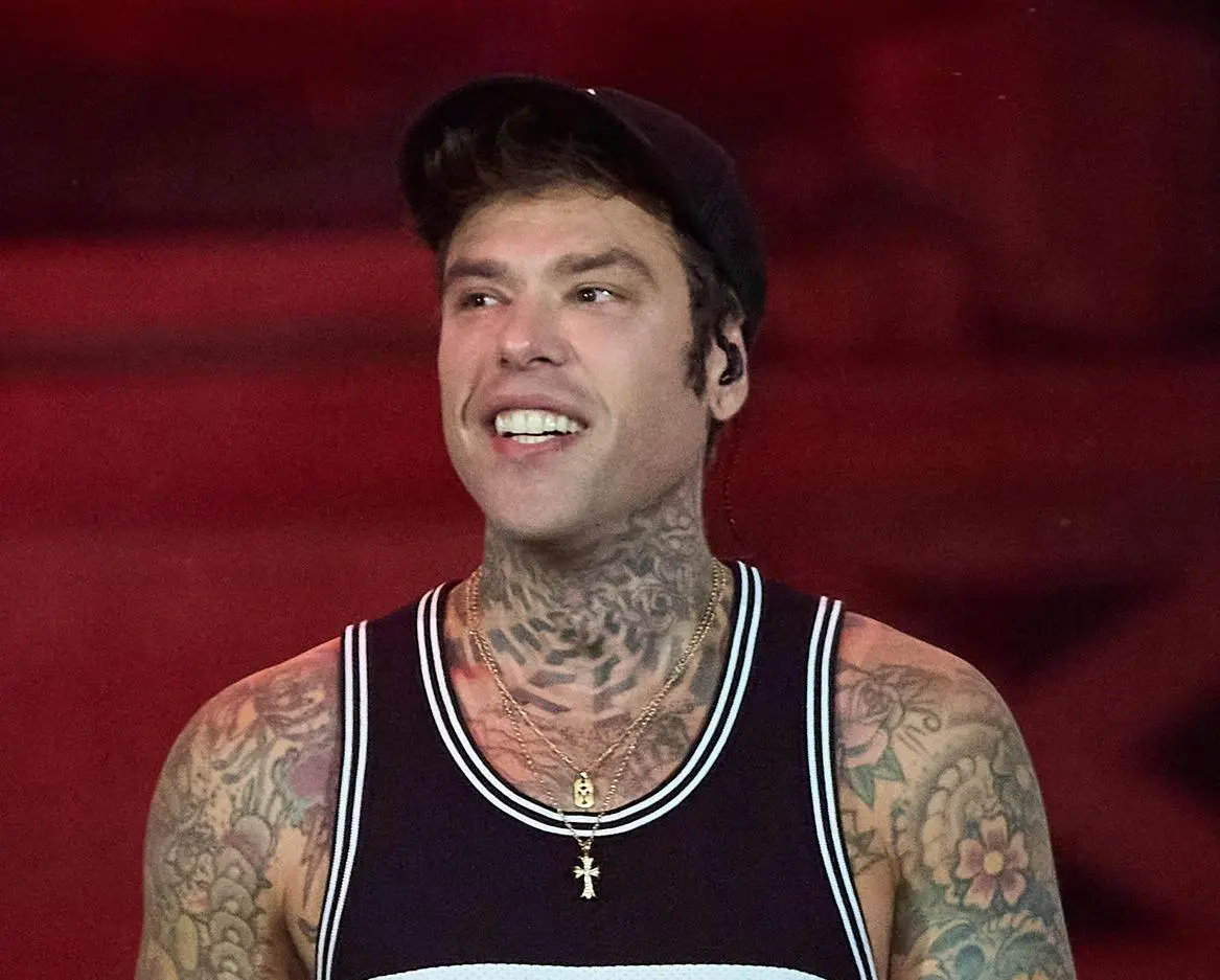 Fedez allo Space domani sul palco torna al suo rap