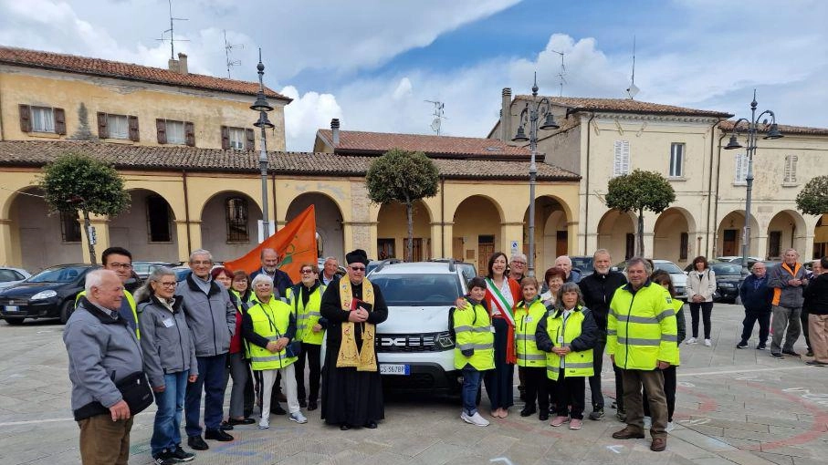 Il Comune di Sogliano al Rubicone dona un'auto 4x4 all'Auser Cesena per supportare il volontariato locale. L'iniziativa mira a potenziare gli sforzi dei volontari nell'aiutare i cittadini fragili, garantendo trasporti essenziali per accesso a cure mediche.