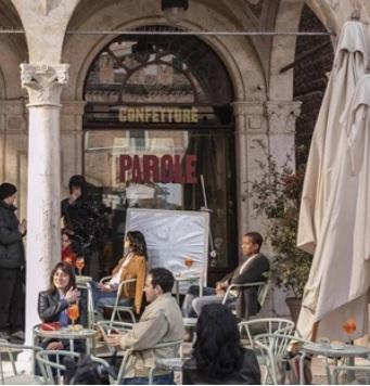Spot dell’Aperol, piovono critiche: “Una promozione dell’alcolico, ma di Ascoli non si vede niente” Spot dell’Aperol, piovono critiche: “Una promozione dell’alcolico, ma di Ascoli non si vede niente”