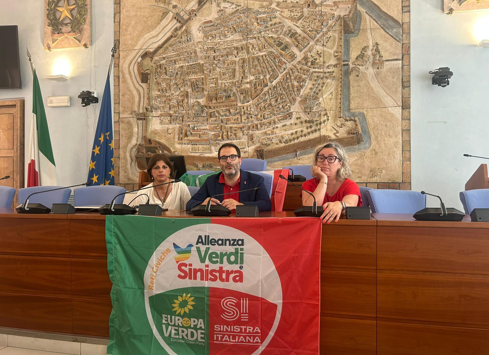 immigrati in strada emergenza sociale dobbiamo evitarla