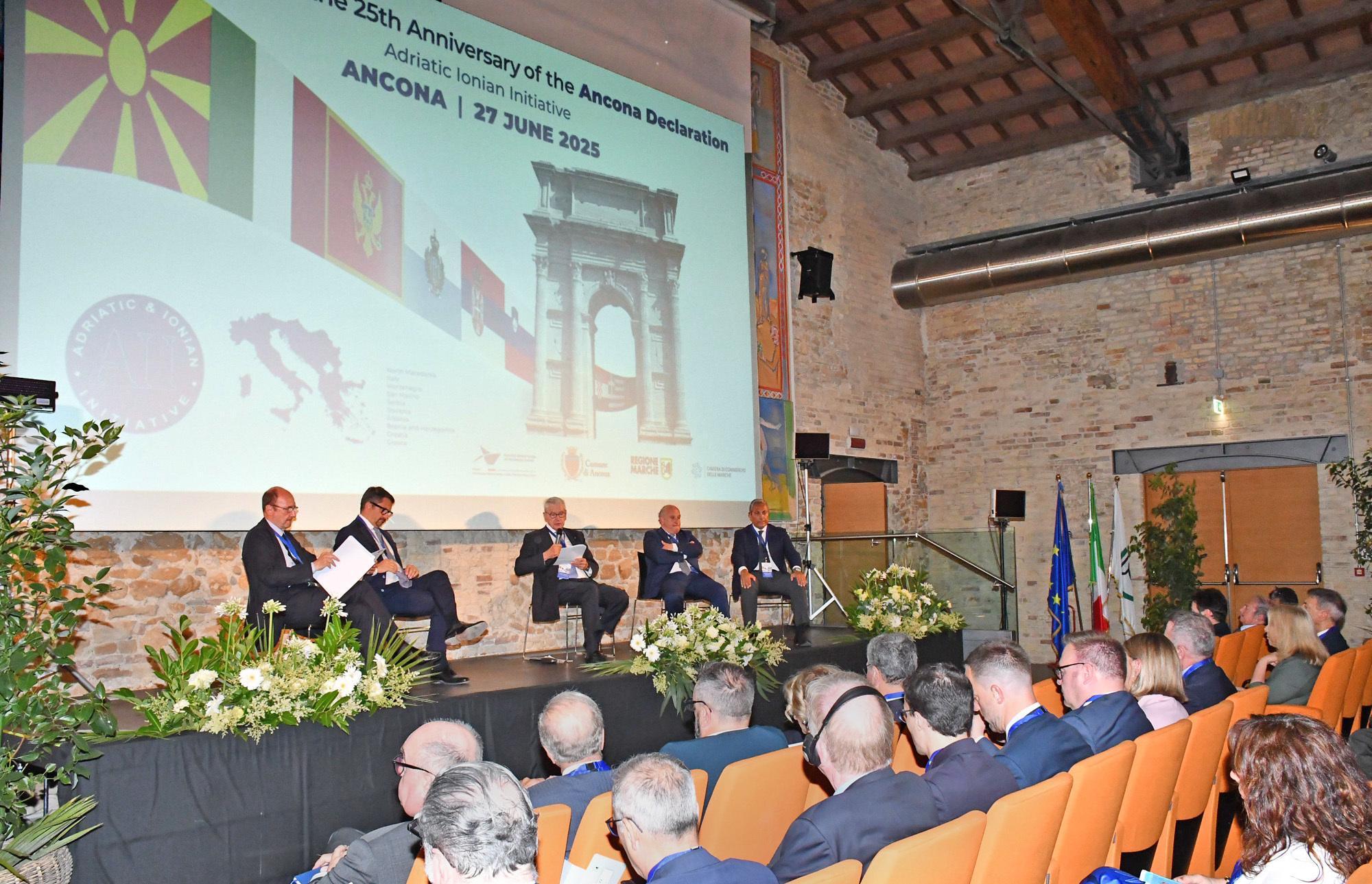 Difendere l’Adriatico ionico. Ancona baluardo di pace Difendere l’Adriatico ionico. Ancona baluardo di pace