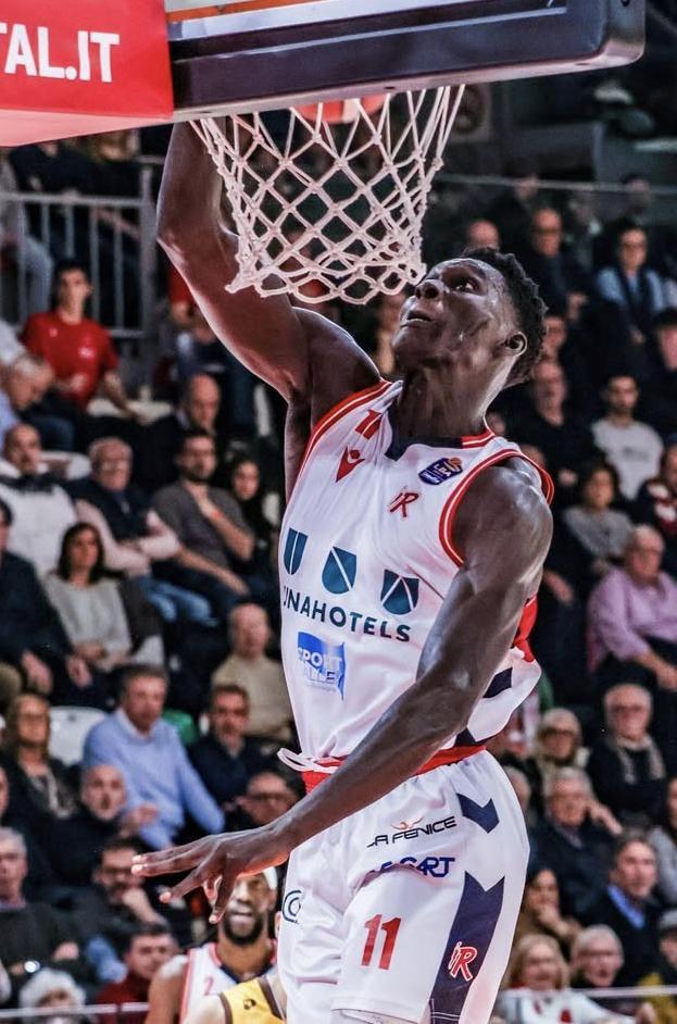 Momo Faye: decisione imminente sul draft NBA tra Phoenix Suns e opzioni Eurolega Momo Faye: decisione imminente sul draft NBA tra Phoenix Suns e opzioni Eurolega