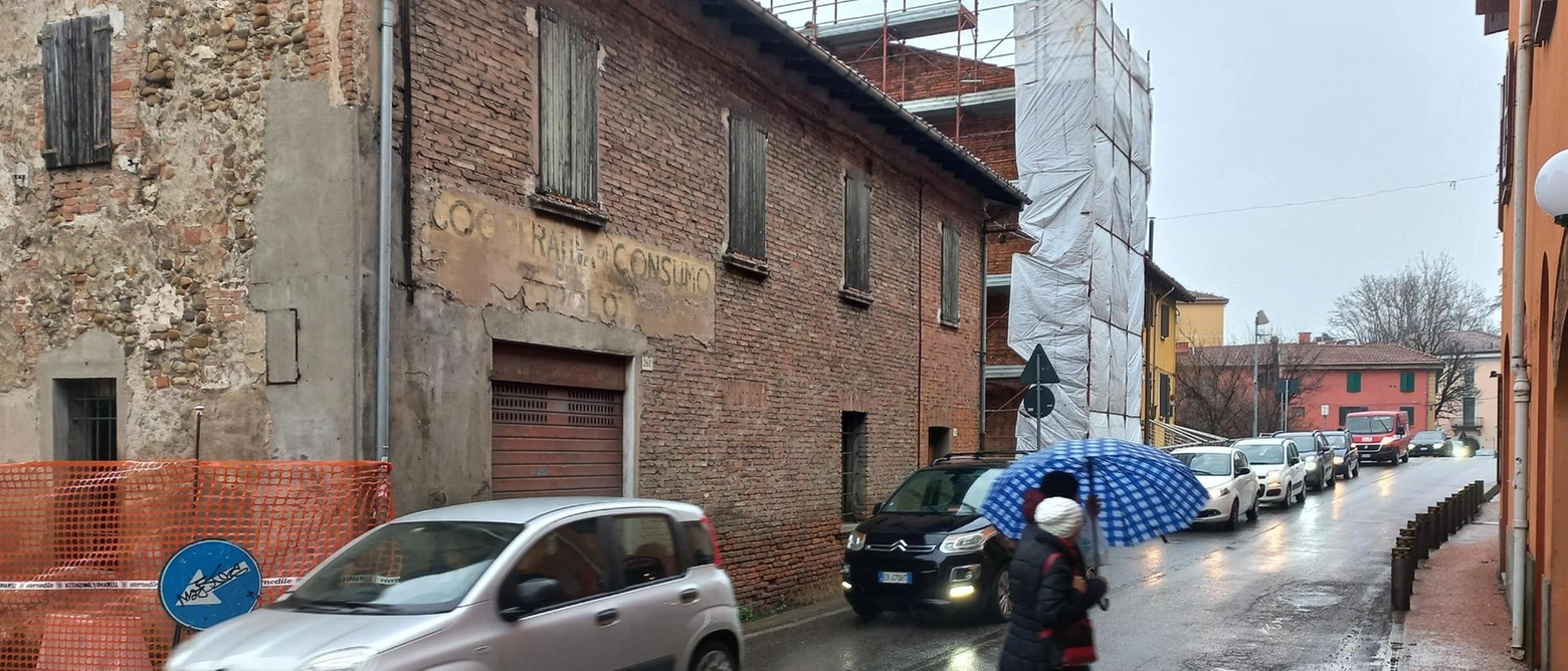 L’interruzione dovuta all’abbattimento di due edifici sulla via Risorgimento. Tutto il traffico verrà deviato sull’asse attrezzato