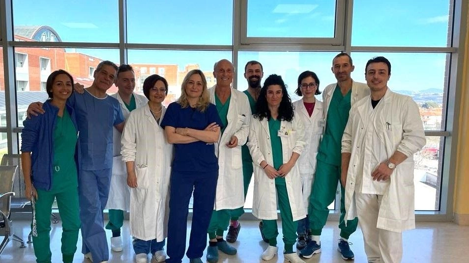 L'Ospedale Carlo Urbani di Jesi è centro di eccellenza per la chirurgia della tiroide e delle paratiroidi, con tecniche all'avanguardia e un team premiato dalla Siue.