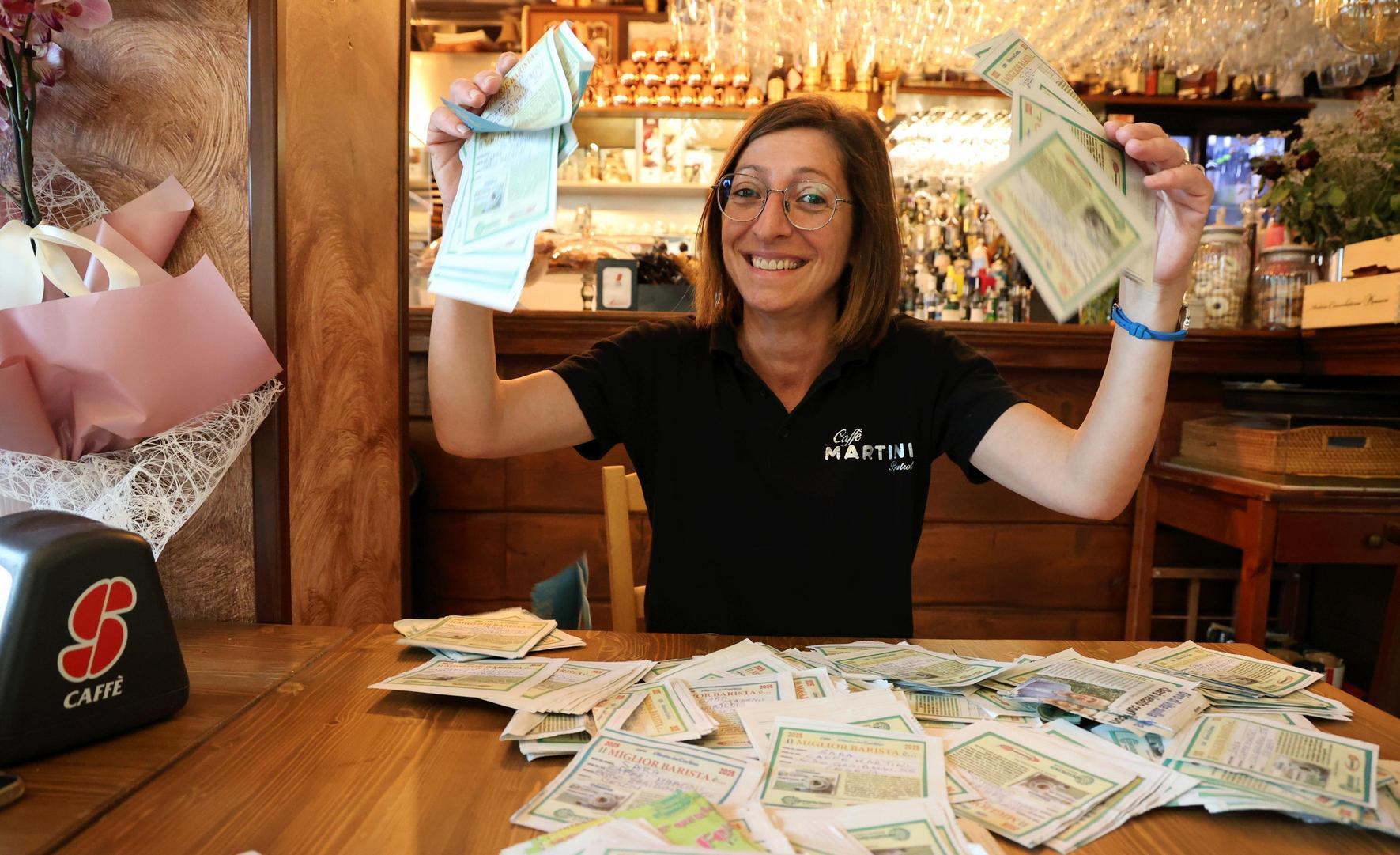 Miglior barista, podio tutto rosa. La corona va a Sara Zedde Miglior barista, podio tutto rosa. La corona va a Sara Zedde