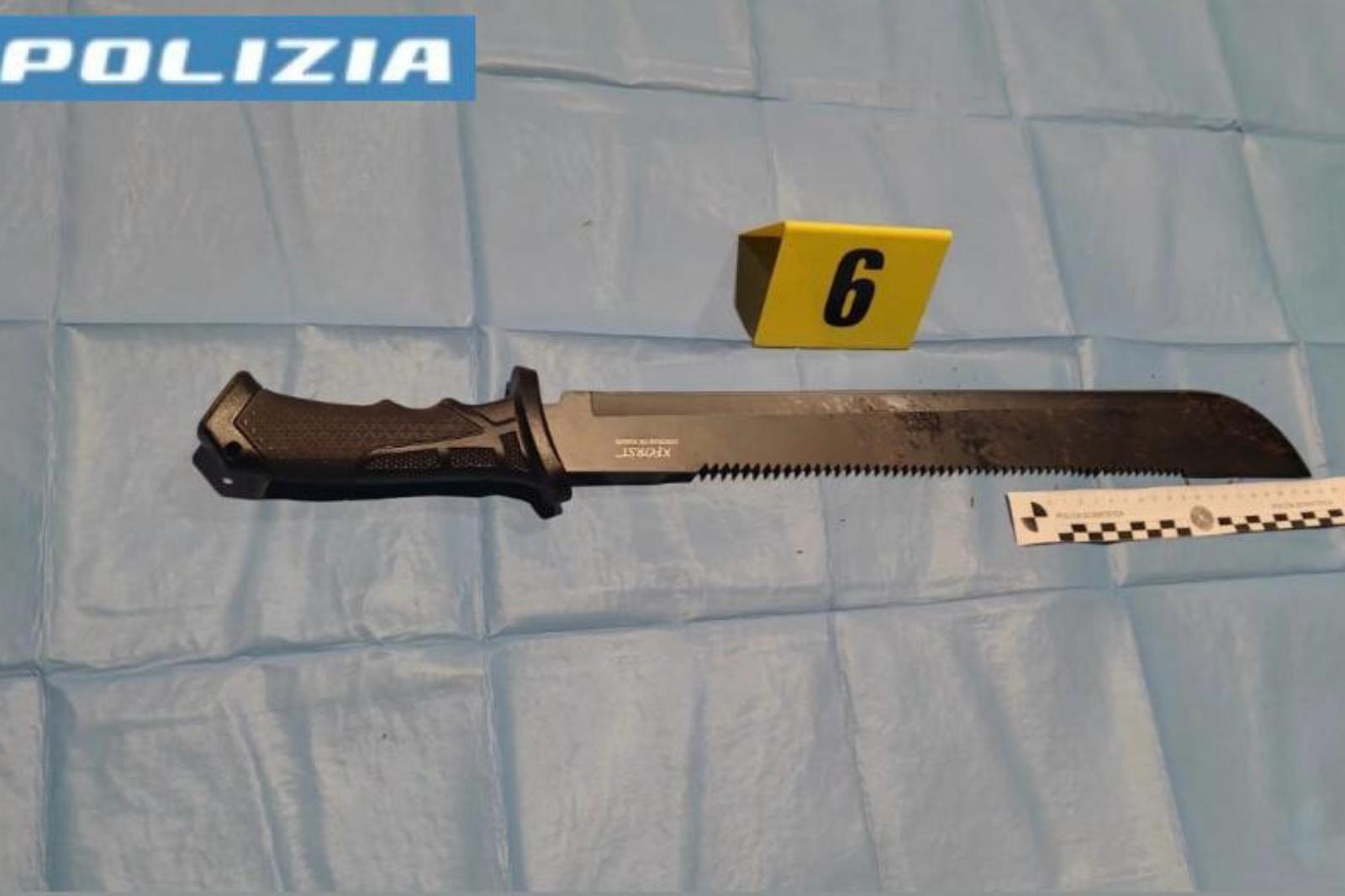 Rissa a colpi di machete in via Agucchi: in carcere un 19enne Rissa a colpi di machete in via Agucchi: in carcere un 19enne