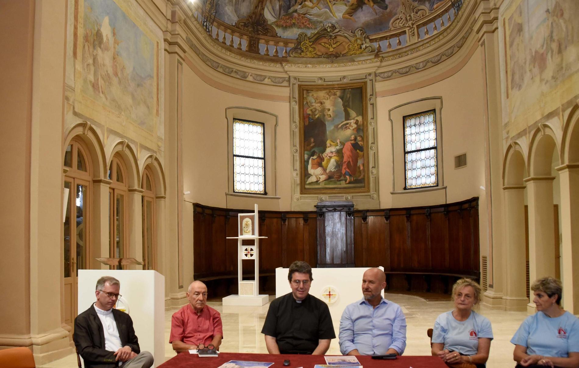 il terremoto e la rinascita la chiesa apre le porte ai fedeli tra le navate dopo 15 anni