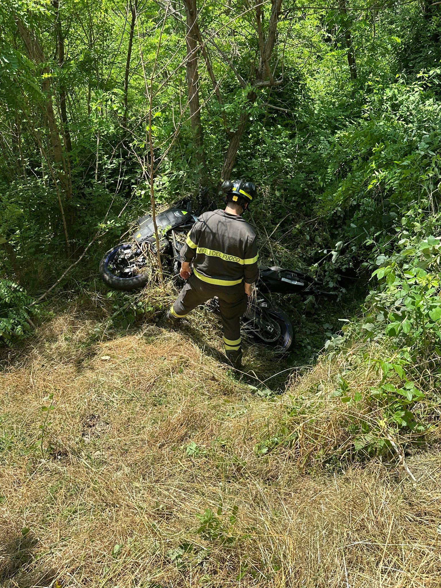 incidente a monghidoro motociclista finisce in una scarpata al maggiore in gravi condizioni