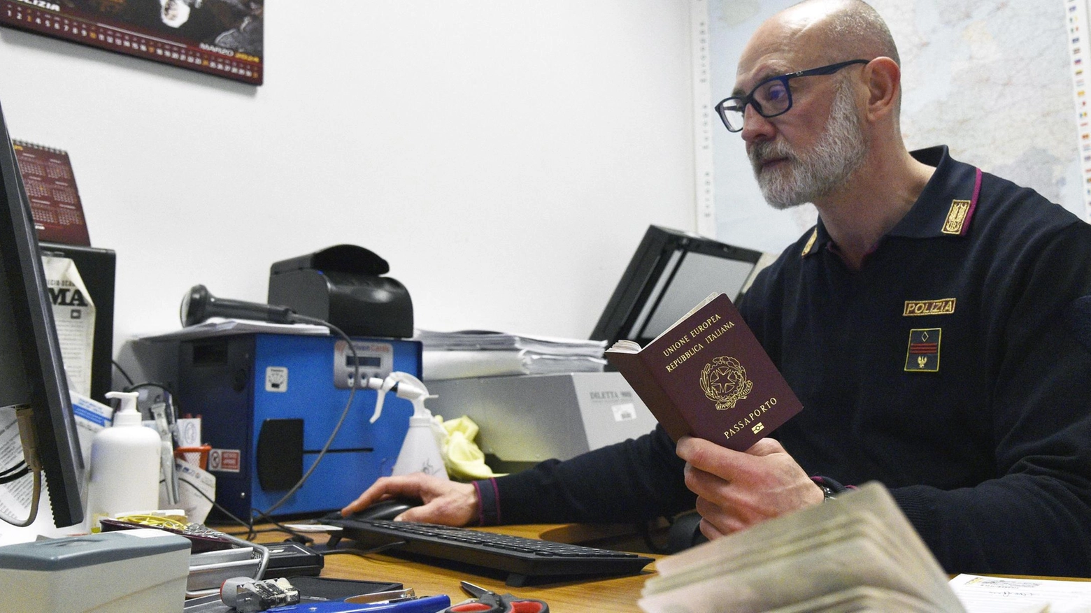 Passaporti, boom di richieste: "Avanti con l’agenda prioritaria"