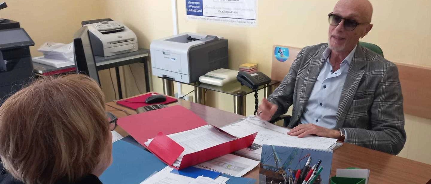 La rabbia della 70enne che abita in Vallesina (Ancona): "Ho soltanto una pensione con tanto di figlio a carico. Liste d’attesa da incubo"