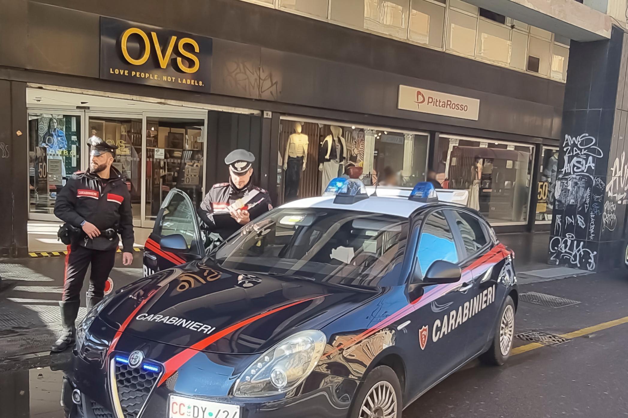 Bologna tentata da Ilrestodelcarlino.it Bologna tentata rapina all’Oviesse e in un supermercato 2 arresti