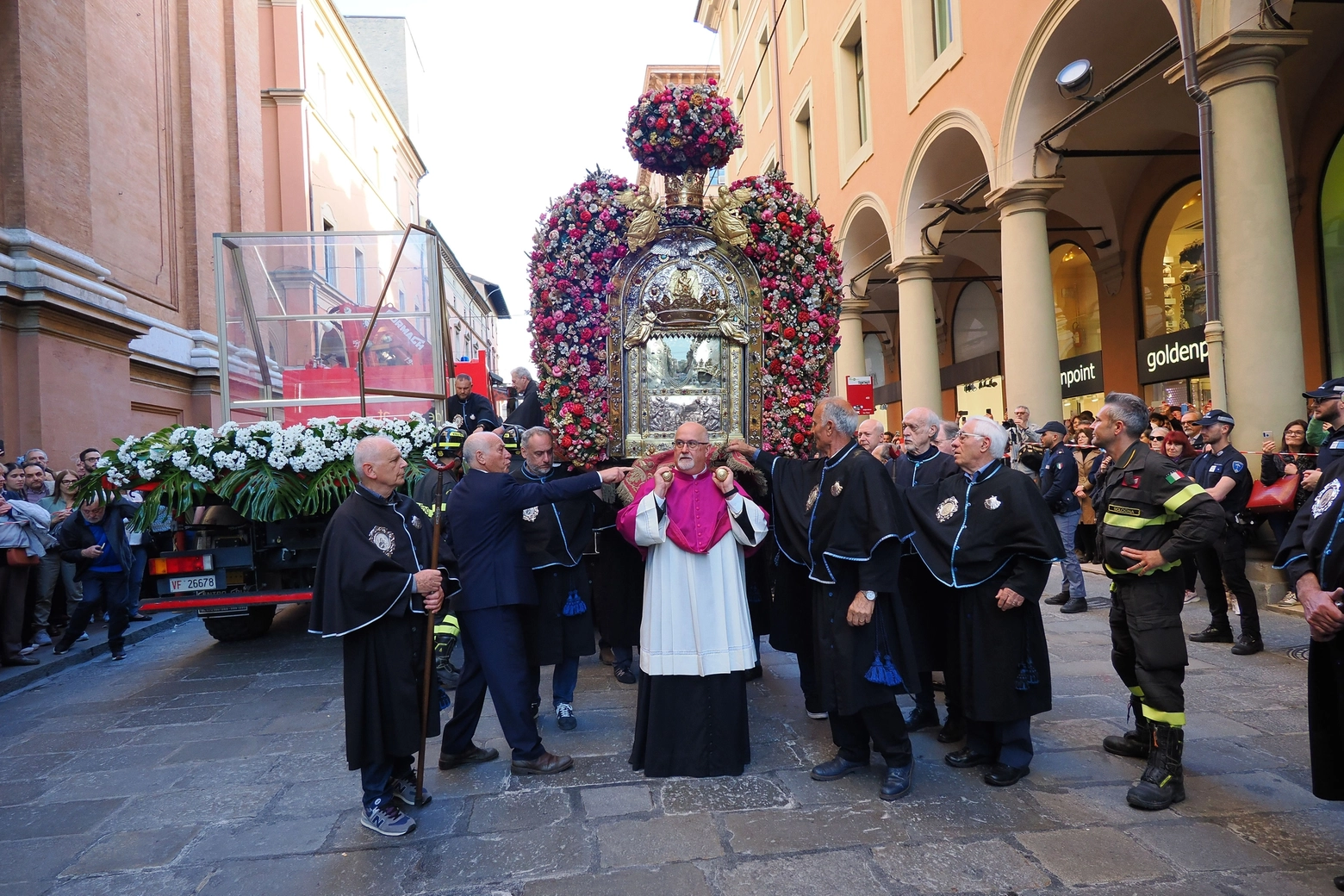 Madonna di San Luca, la risalita domenica 12 maggio: ecco il programma