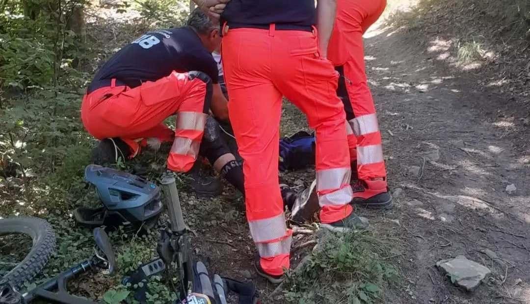 caduti nella gara di downhill gravi due giovani