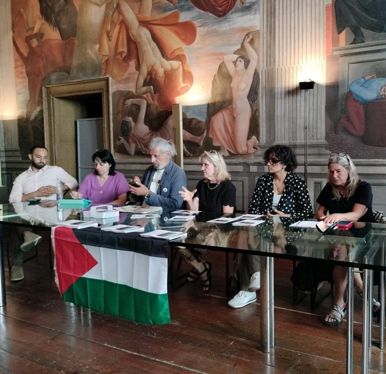 Volantini contro i prodotti israeliani Volantini contro i prodotti israeliani