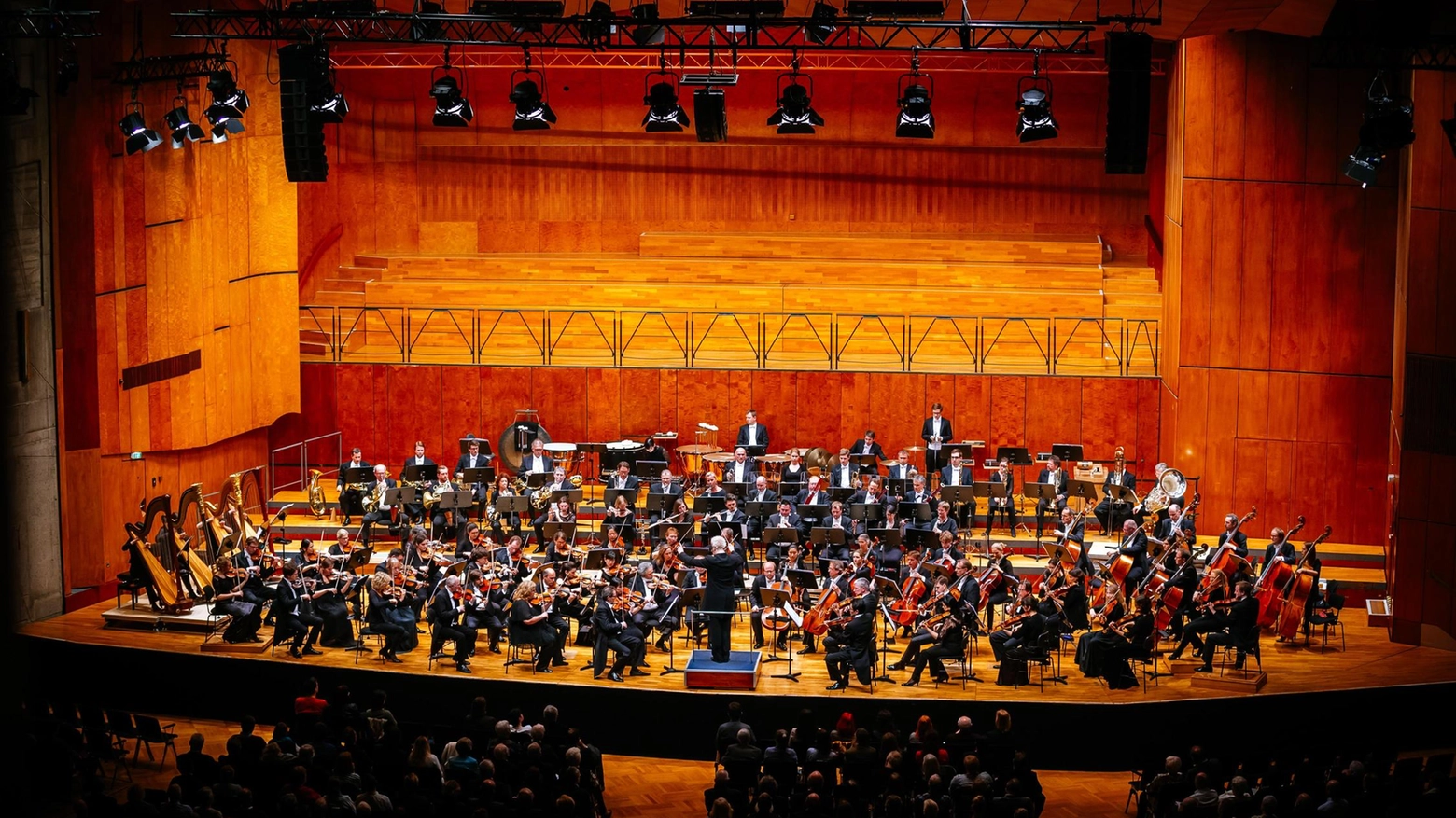 Domani la serie di concerti al Pavarotti Freni si chiuderà con l’esibizione dell’orchestra fondata nel 1924. Ospite speciale sarà la pianista Nareh Arghamanyan. Eseguiranno brani di Mozart e Bruckner.
