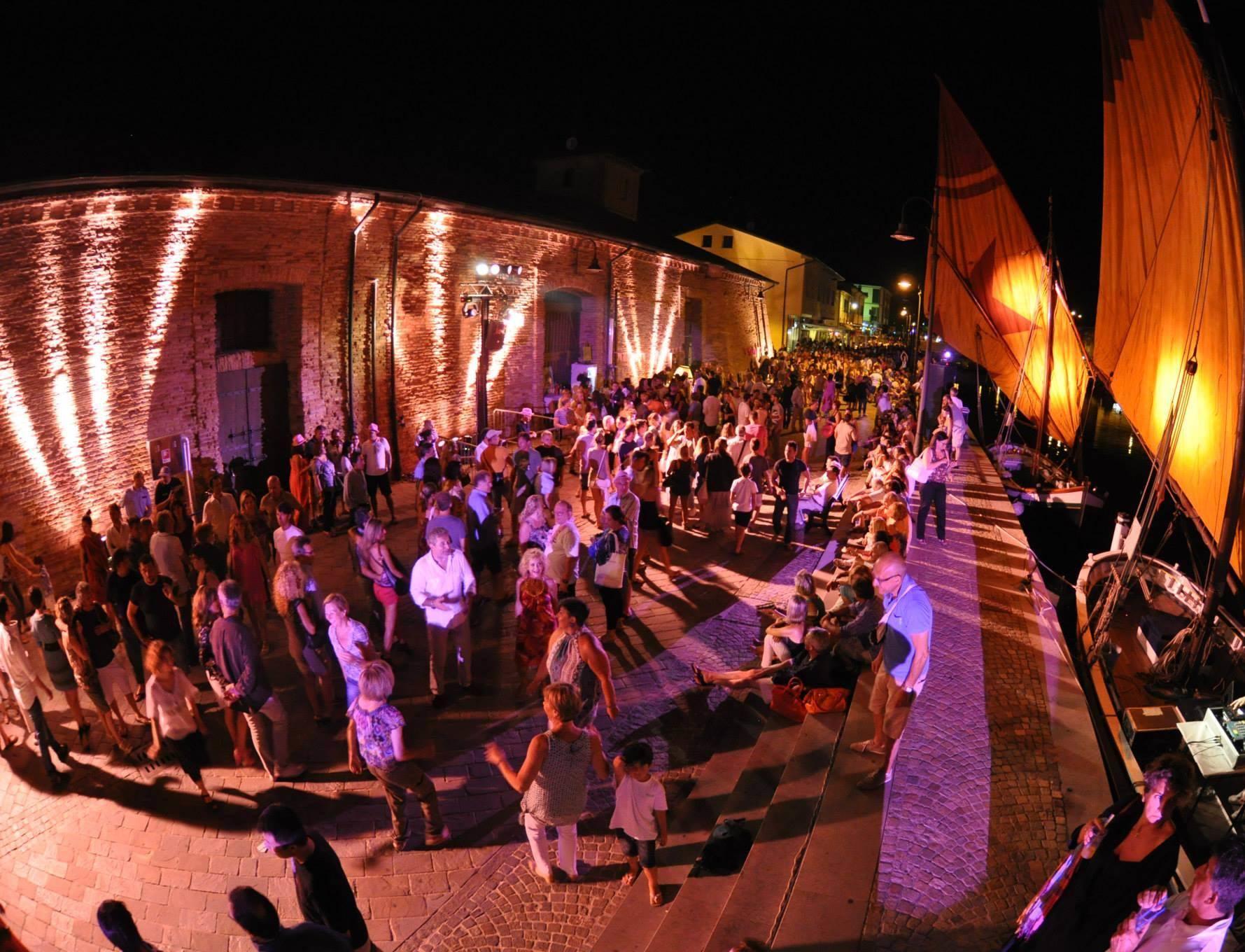Notte Rosa a Cervia. Sfilza di iniziative Notte Rosa a Cervia. Sfilza di iniziative