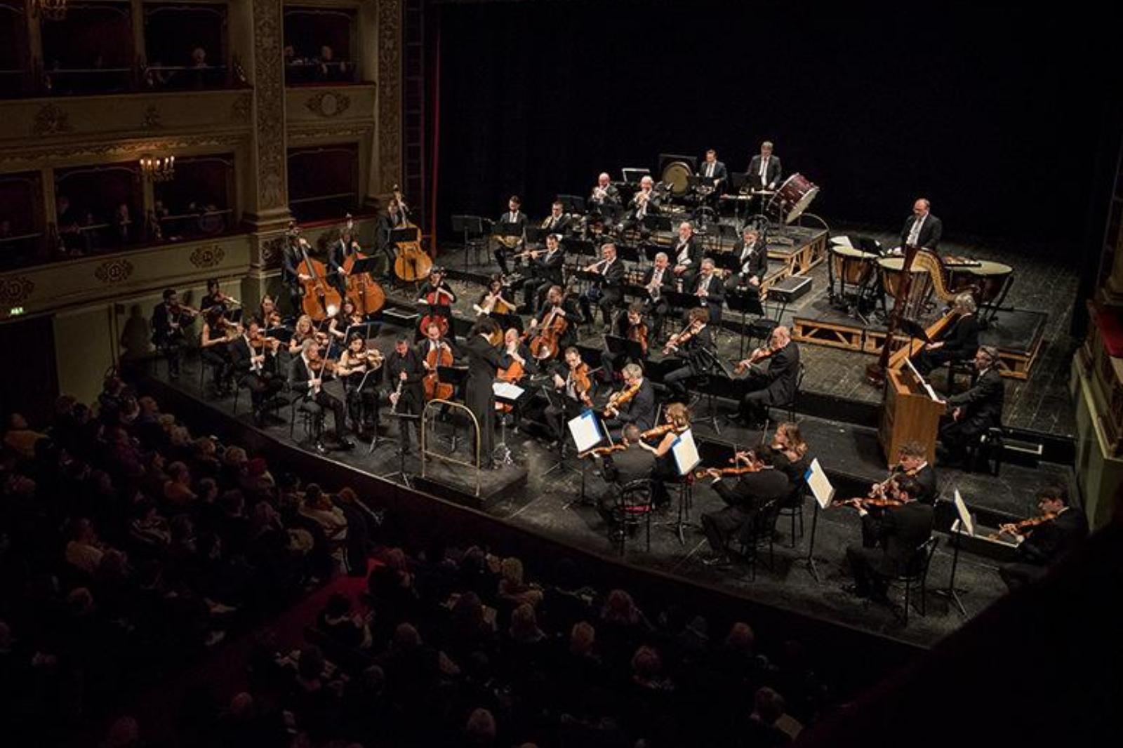 Filarmonica marchigiana in stato di agitazione: “Basta, precarietà inaccettabile” Filarmonica marchigiana in stato di agitazione: “Basta, precarietà inaccettabile”