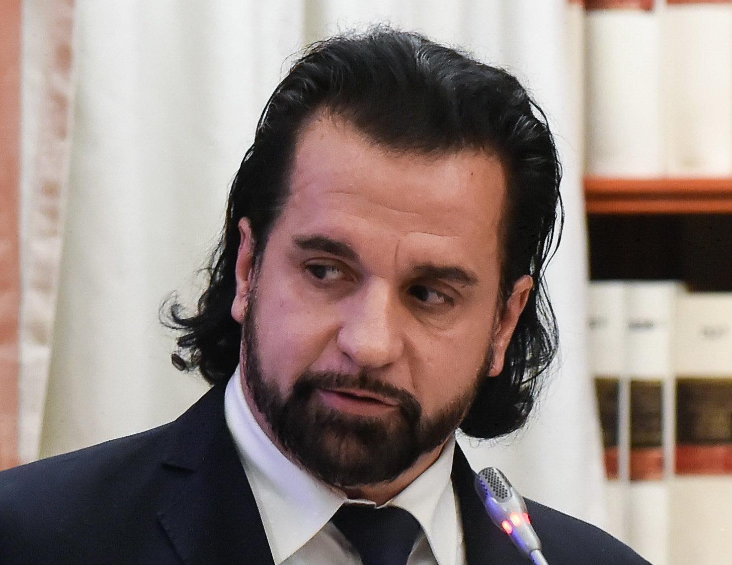 Morsa al volto da un ratto nella Rsa. Il figlio: "Faccio causa al Comune" Morsa al volto da un ratto nella Rsa. Il figlio: "Faccio causa al Comune"