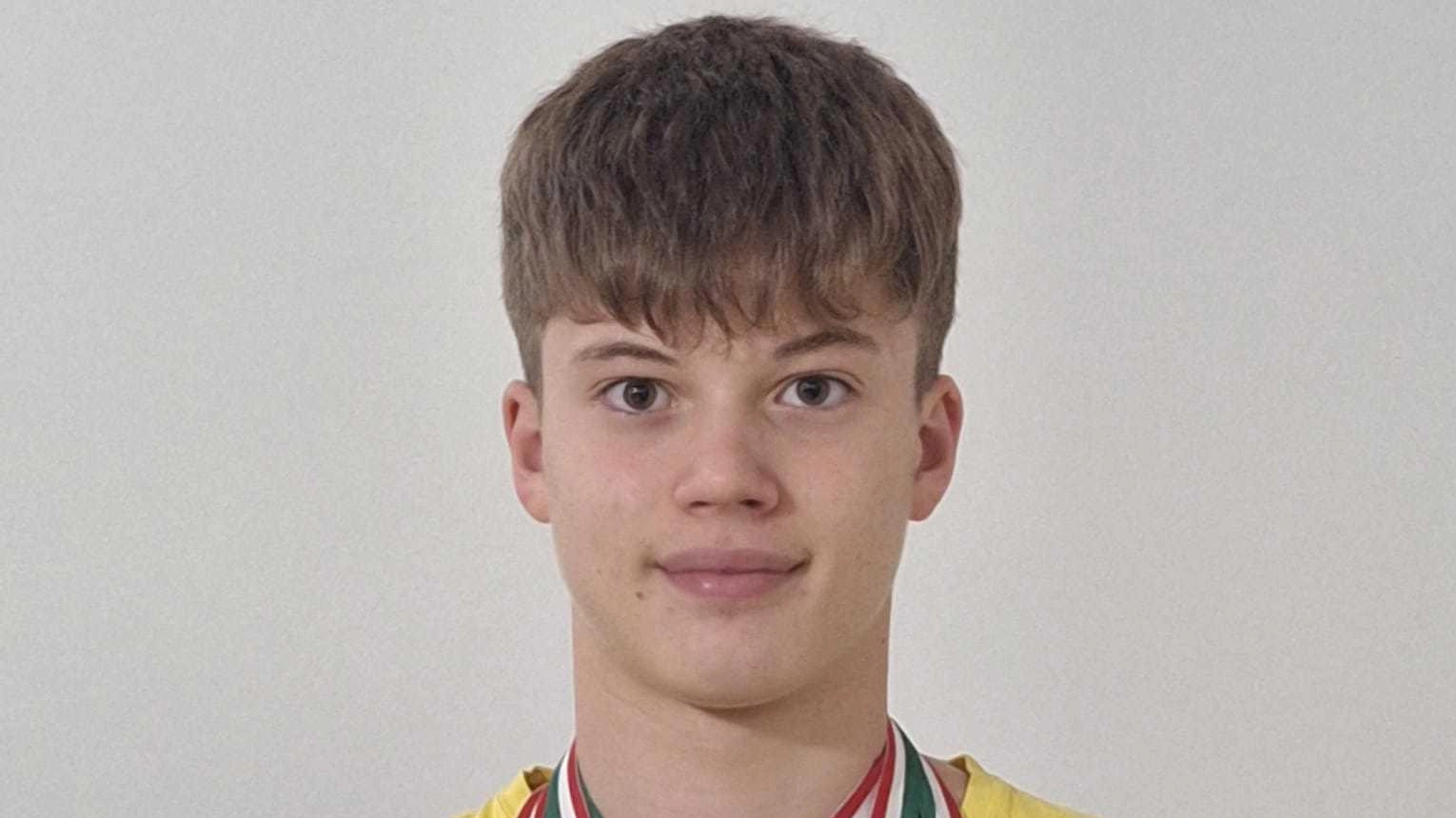 Busilacchi, 16 anni di Porto Potenza tesserato con Nandi Ars, ha vinto sei medaglie ai campionati italiani giovanili a Riccione. Il suo allenatore: "Grandi qualità".