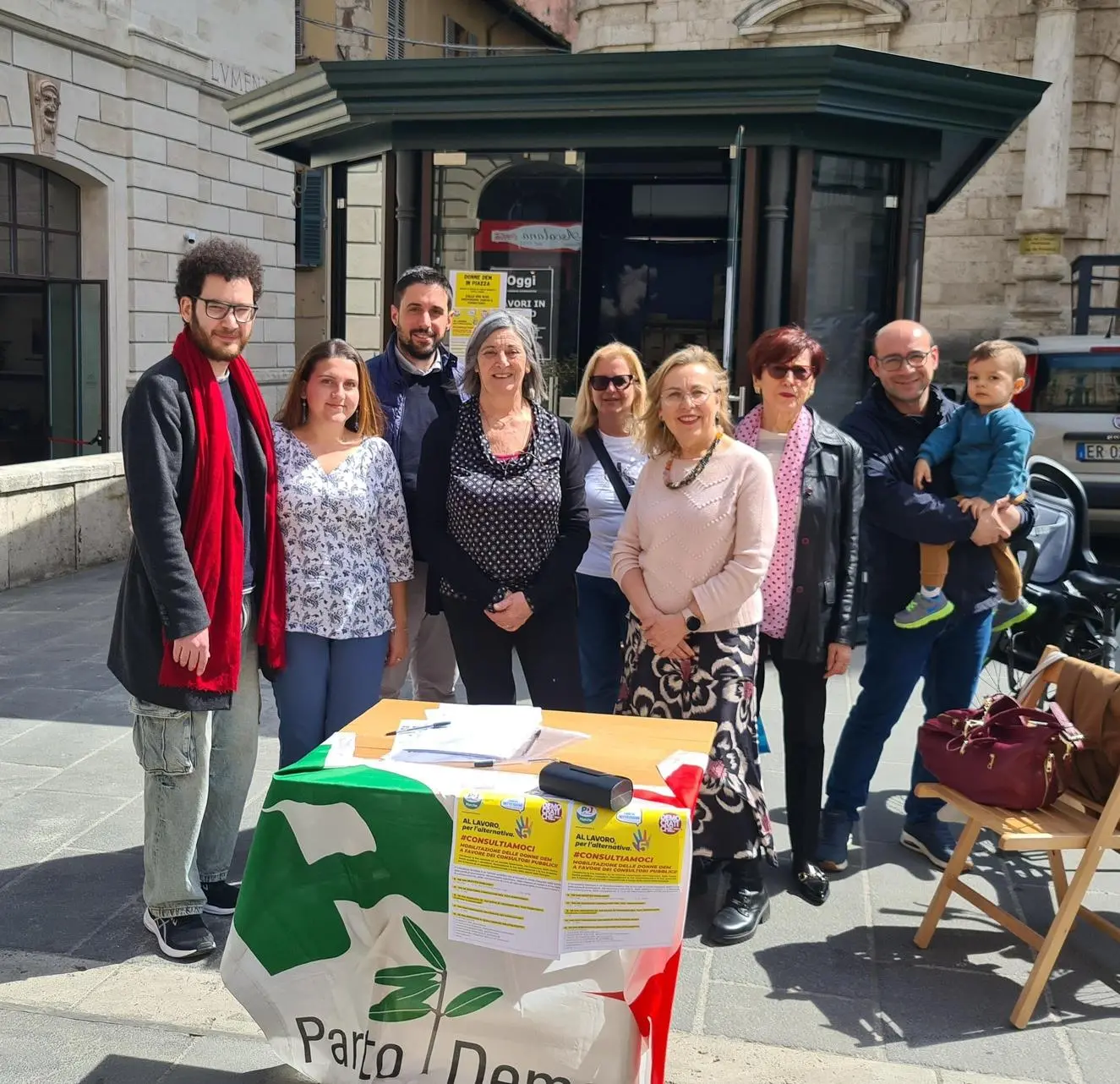In piazza per difendere i consultori