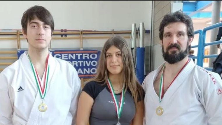 Il campionato regionale di karate Csi al palazzetto di Dossobuono vede la Wmac Italia trionfare con cinque medaglie, di cui tre d'oro. Alice Siviero, Matteo Lambertini e Sergio de Marchi si distinguono nelle diverse categorie.