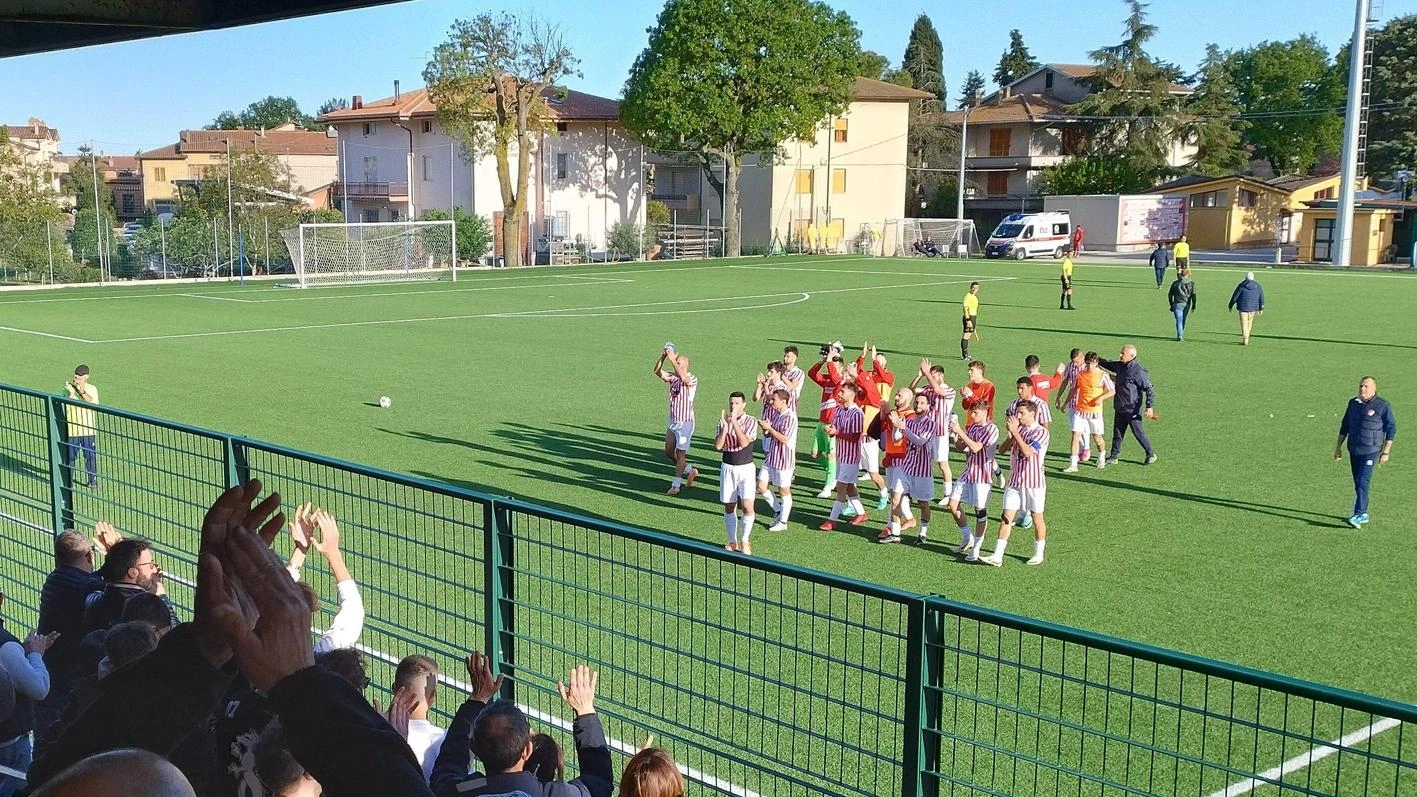 Il Chiesanuova pareggia 0-0 contro l'Urbino, compromettendo il sogno della serie D. Il Chiesanuova si qualifica per i playoff e sarà almeno terzo in classifica. Partita equilibrata con occasioni da entrambe le parti.