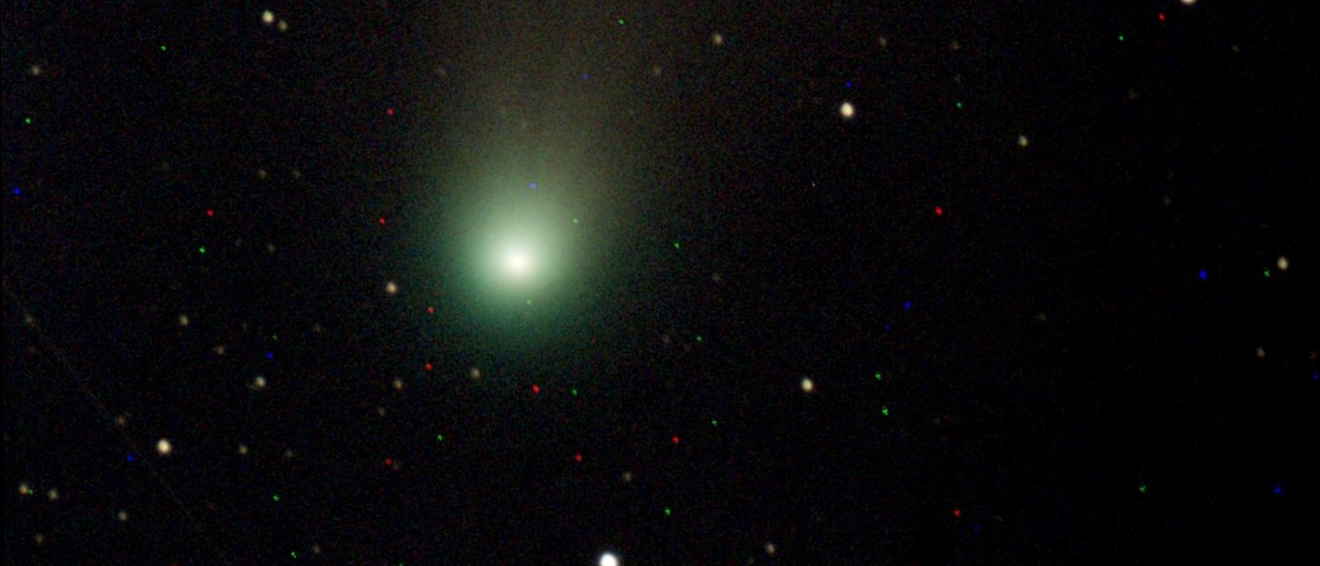La cometa 12P nel cielo dopo 71 anni, l’esperto: “Contraddistinta da un colore verde smeraldo”. Ecco come vederla