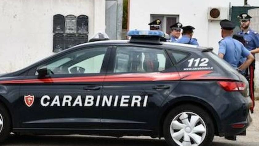 Malore in casa, trovato morto dopo quattro giorni: sul posto i carabinieri