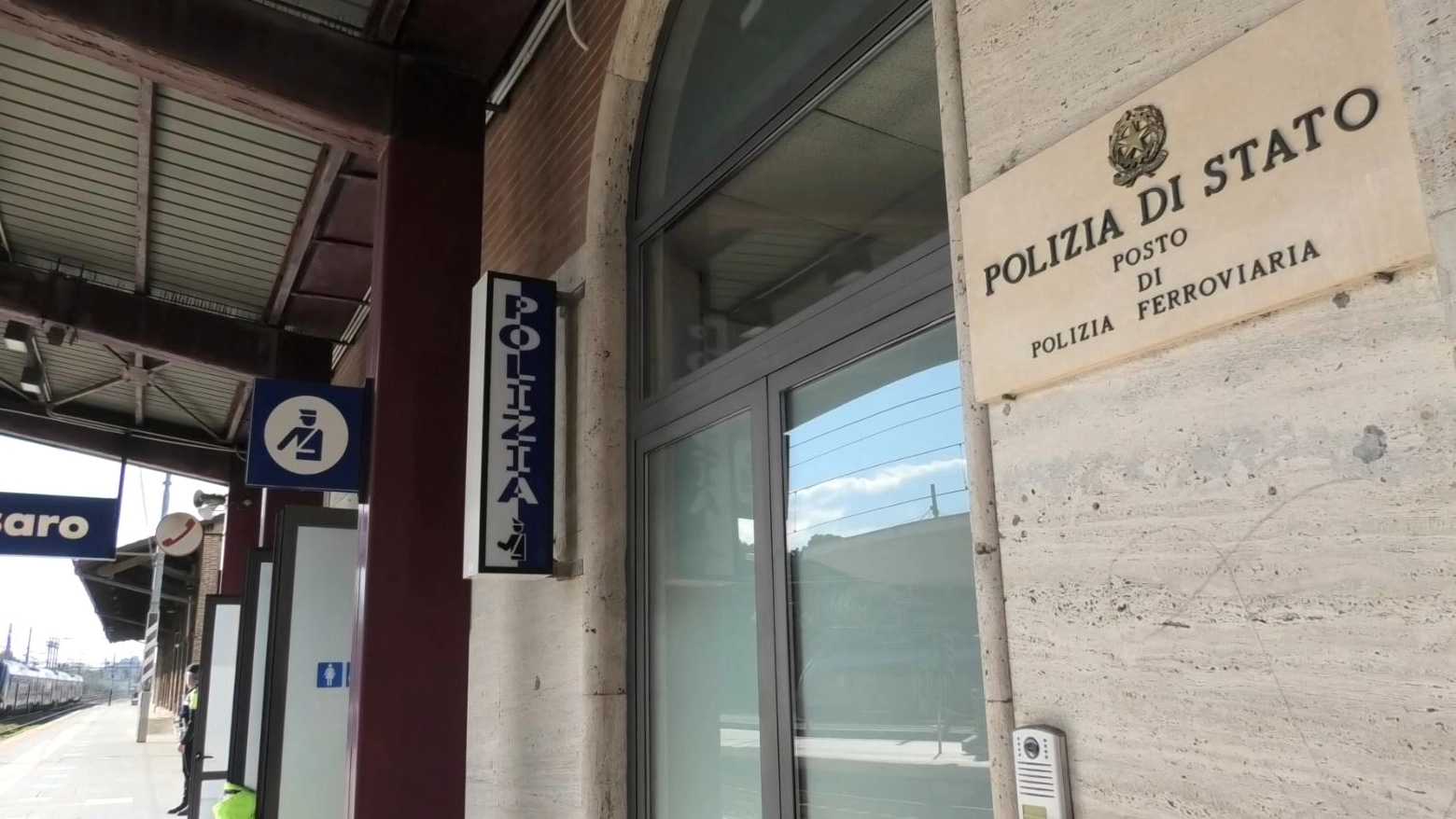 L'ufficio Polfer alla stazione di Pesaro