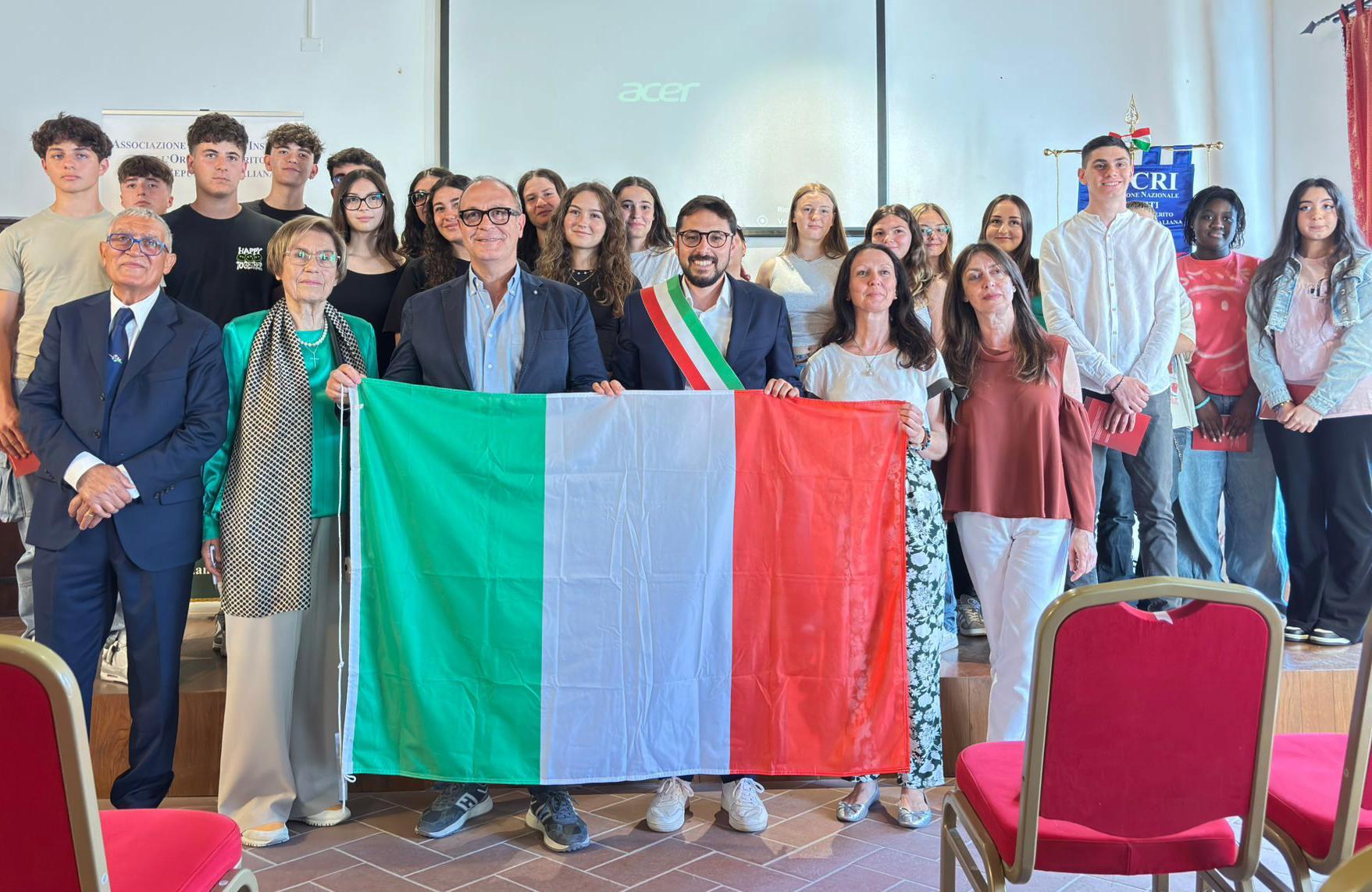 La Carta costituzionale in dono ai neo 18enni La Carta costituzionale in dono ai neo 18enni