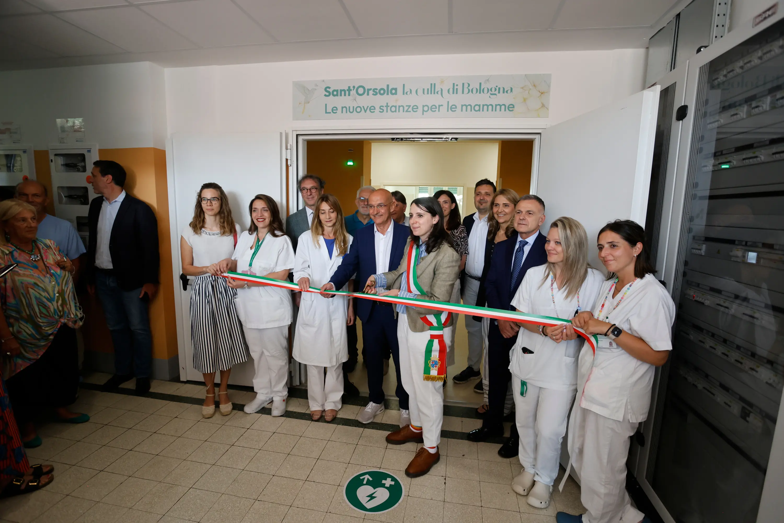 sant orsola bologna inaugurate le nuove stanze della maternit224 ecco come cambier224 l ospedale