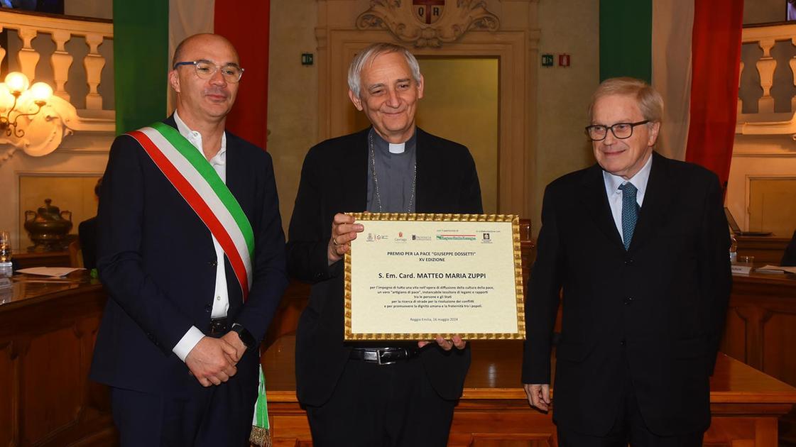 Premio Dossetti al cardinal Zuppi: "Manca la manutenzione della pace"