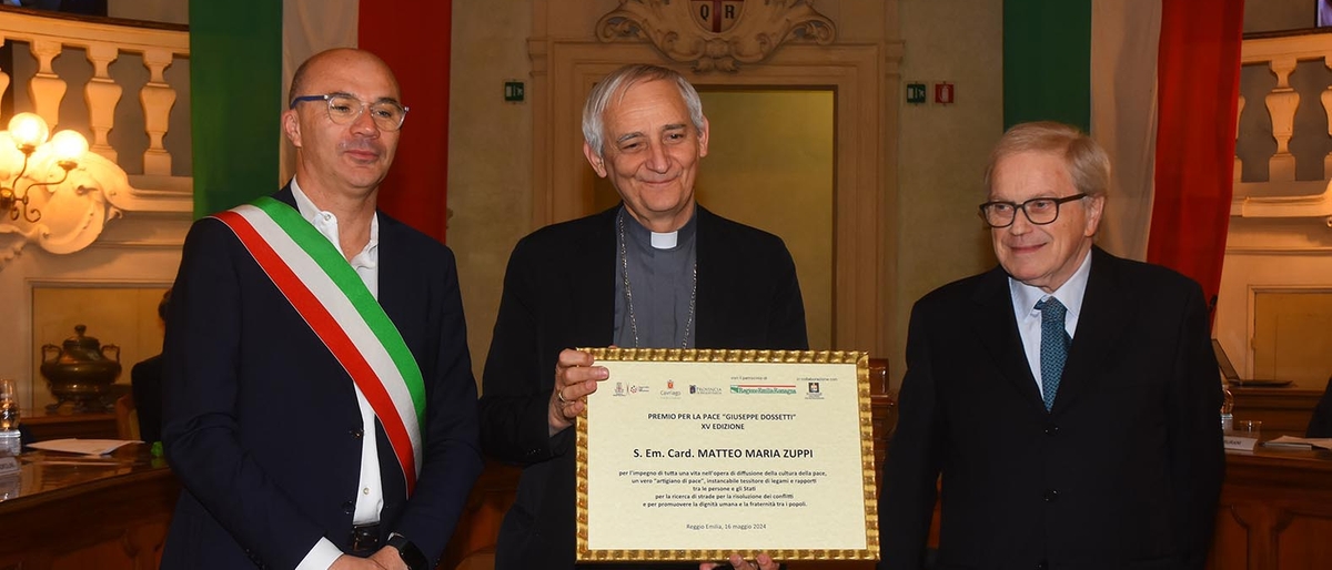 Premio Dossetti al cardinal Zuppi: "Manca la manutenzione della pace"