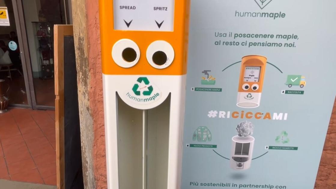 Il posacenere che ricicla le sigarette in piazza Verdi a Bologna: “Diventano materiali per la moda”