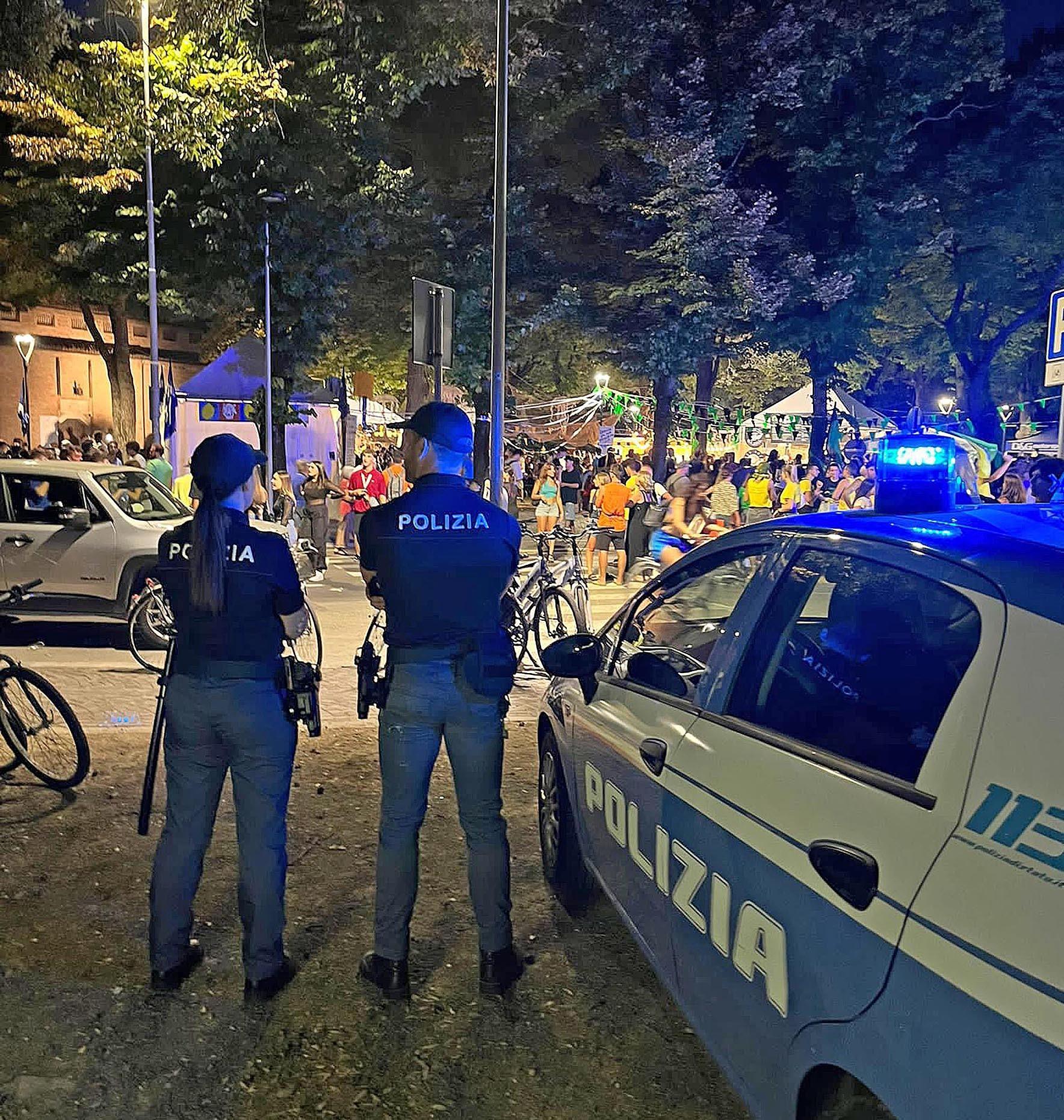 Forze dell’ordine, saldo quasi zero: "Solo sei uomini in più a Urbino" Forze dell’ordine, saldo quasi zero: "Solo sei uomini in più a Urbino"