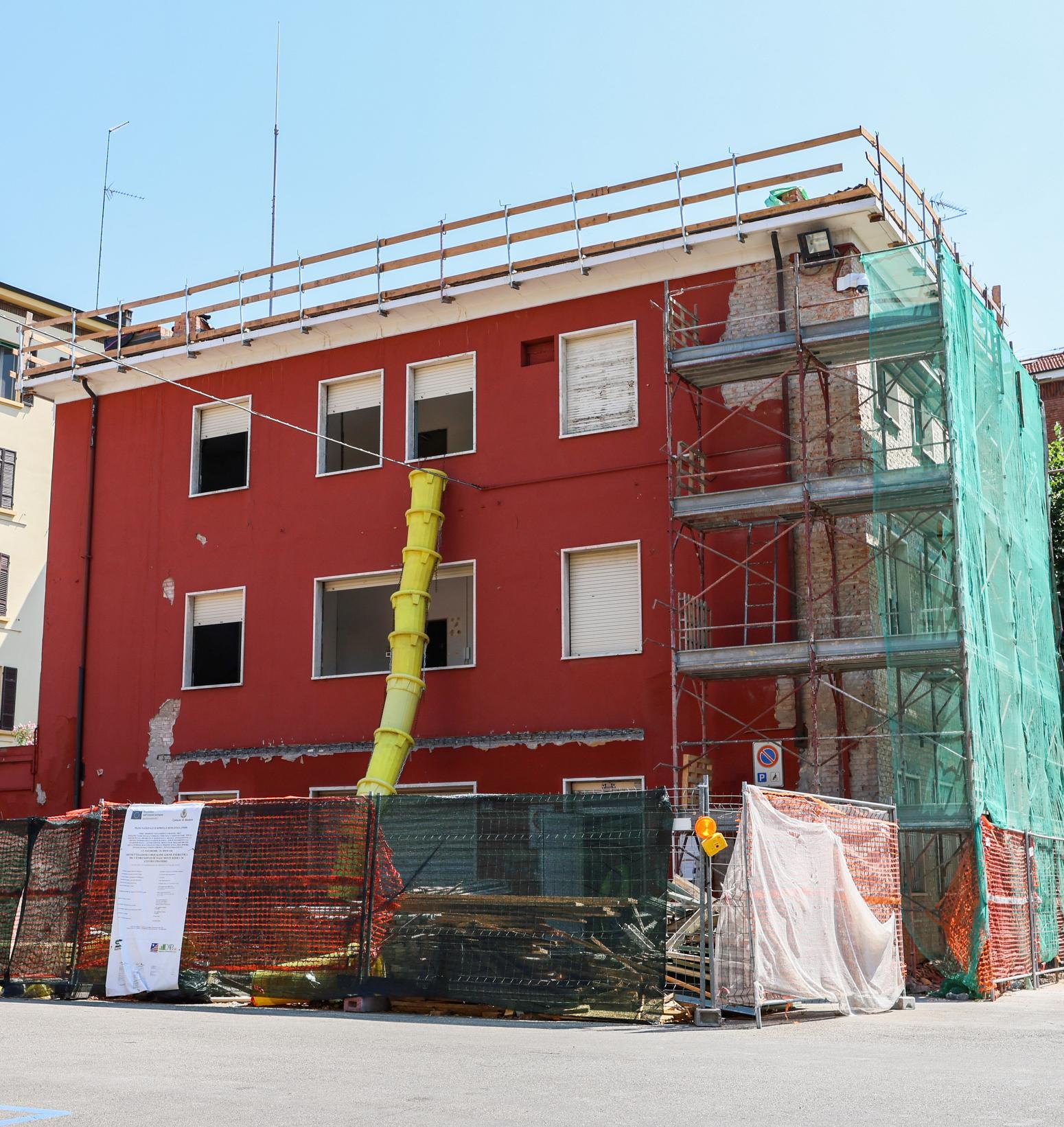 Il progetto edilizio: "Nuovo centro servizi per chi è in difficoltà"
