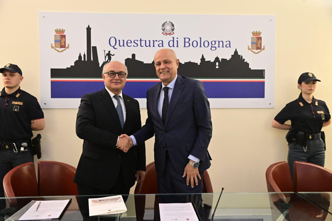 Sicurezza, a Bologna un accordo per proteggere i turisti. Ecco il vademecum della Questura Sicurezza, a Bologna un accordo per proteggere i turisti. Ecco il vademecum della Questura
