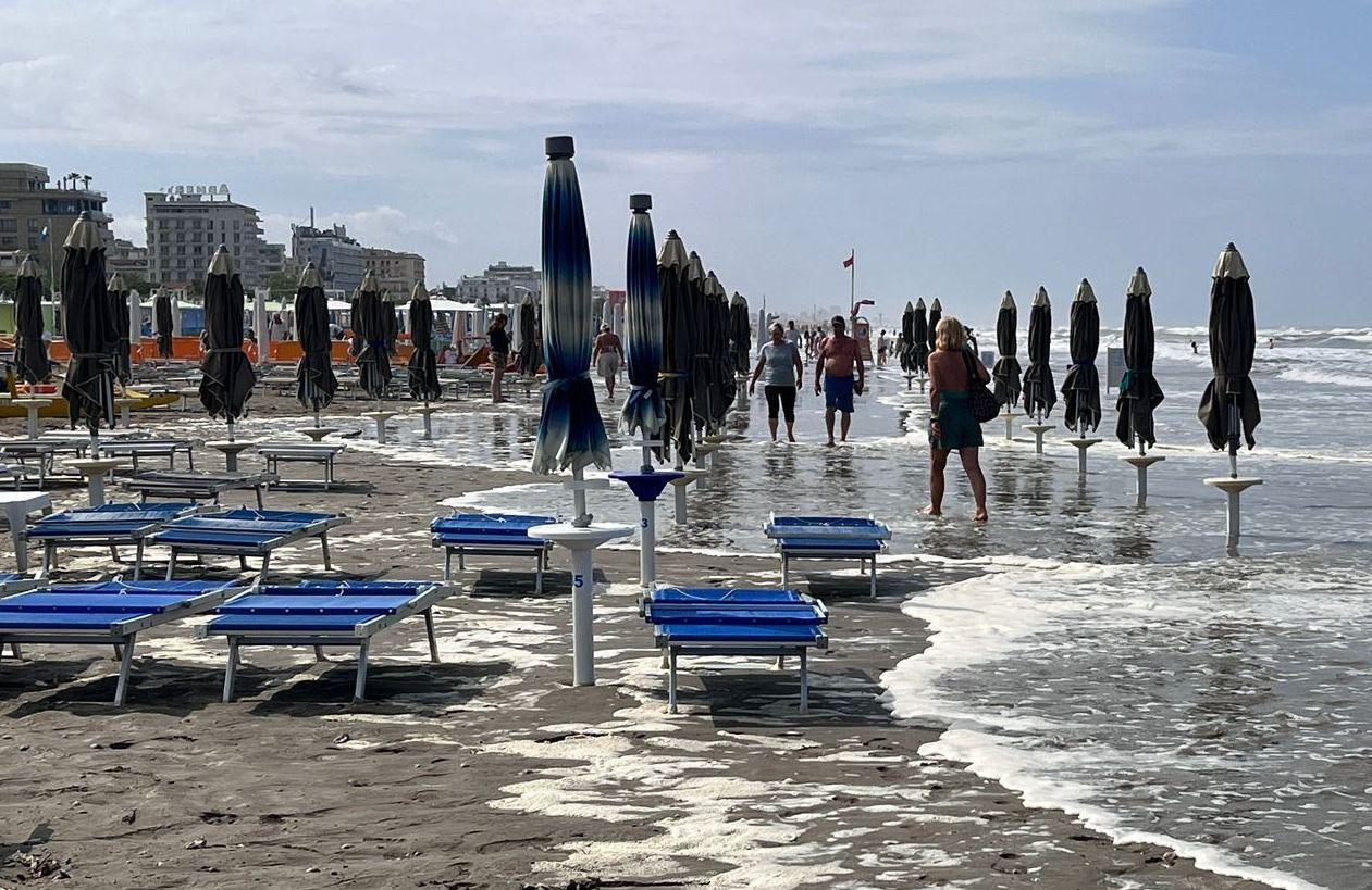 Non si ferma l’avanzata del mare Non si ferma l’avanzata del mare