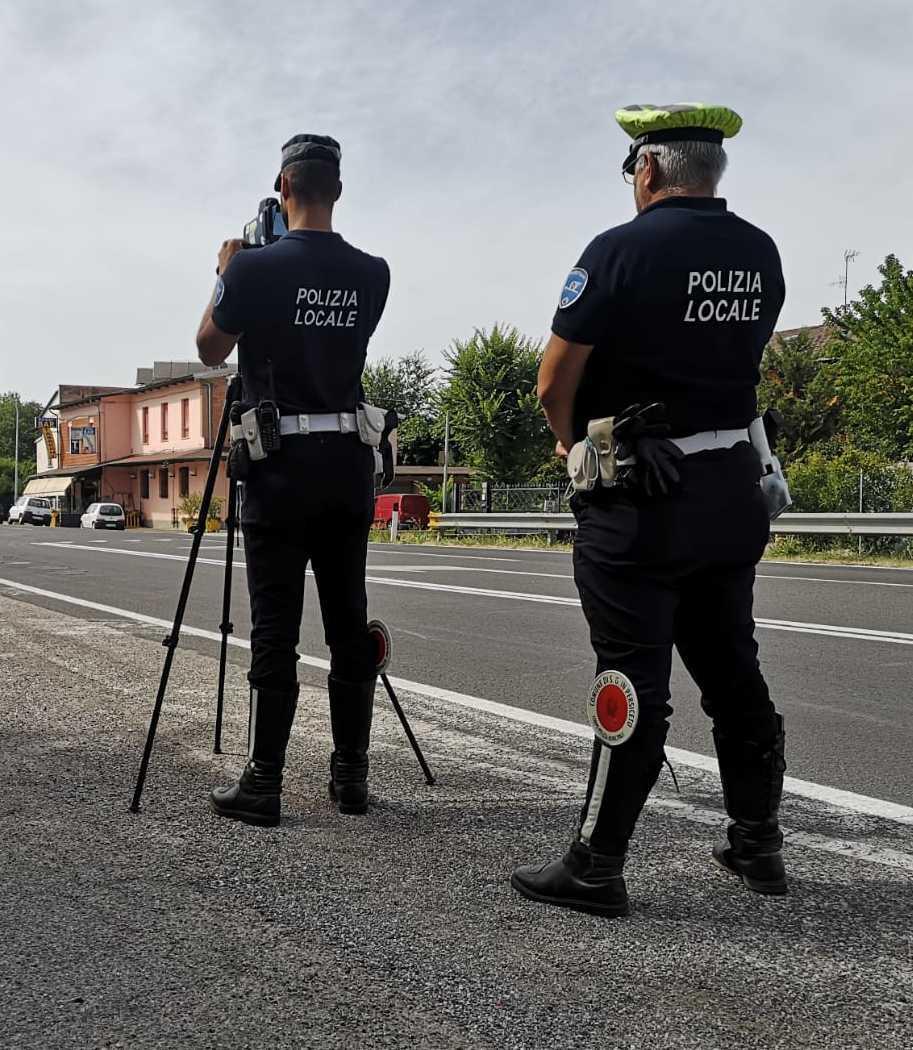 Investe ragazzina e fugge, anziana denunciata Investe ragazzina e fugge, anziana denunciata