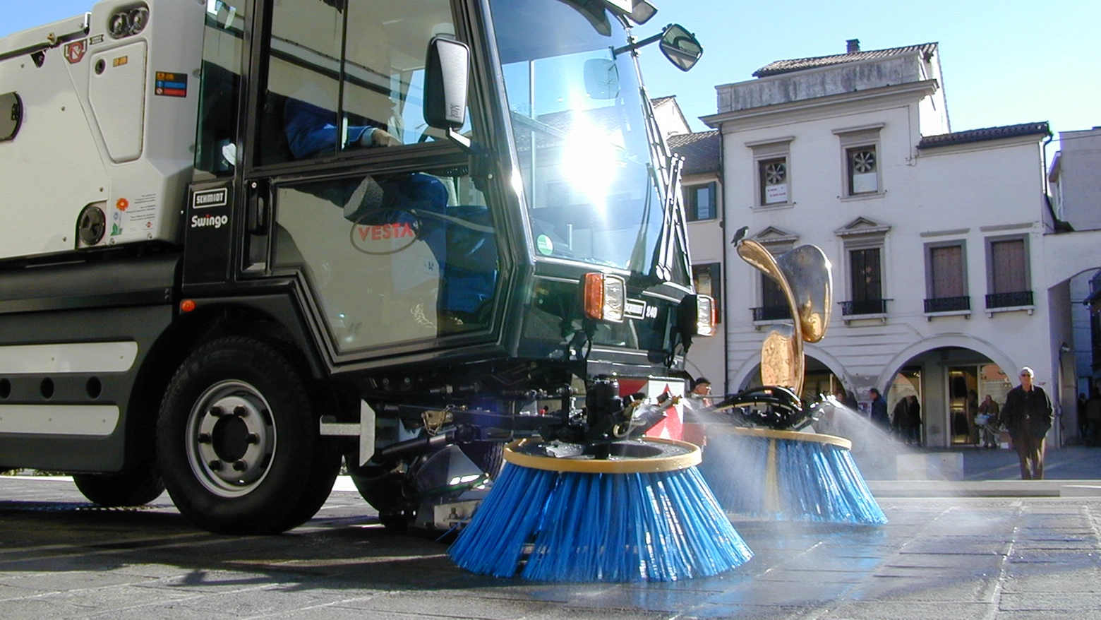 Servizi di igiene urbana a Mestre svolti da Veritas (foto media dal sito Gruppo Veritas)