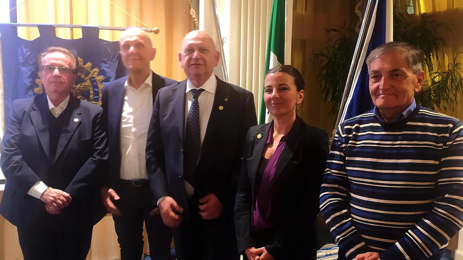 Il Rotary Club Cesena ha premiato quattro personalità locali al Grand Hotel Da Vinci di Cesenatico con il Paul Harris Fellow per il loro impegno nella solidarietà, cultura e imprenditoria.