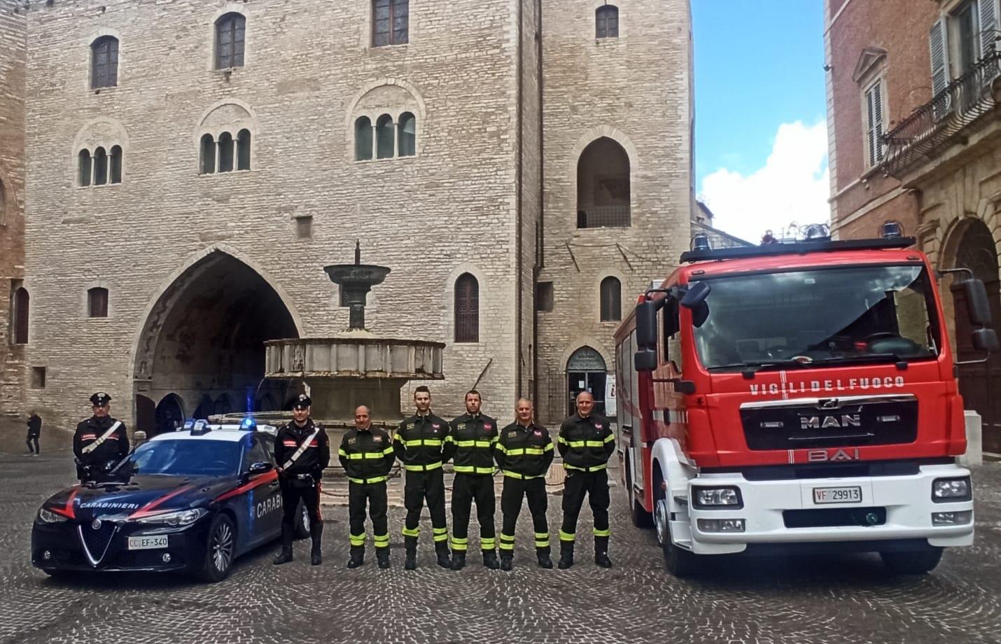 Fabriano, 90 cade in casa: salvata da un principio di incendio da carabinieri e pompieri