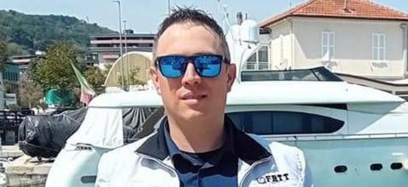 giovane papà si ribalta col quad e muore da Ilrestodelcarlino.it giovane papà si ribalta col quad e muore